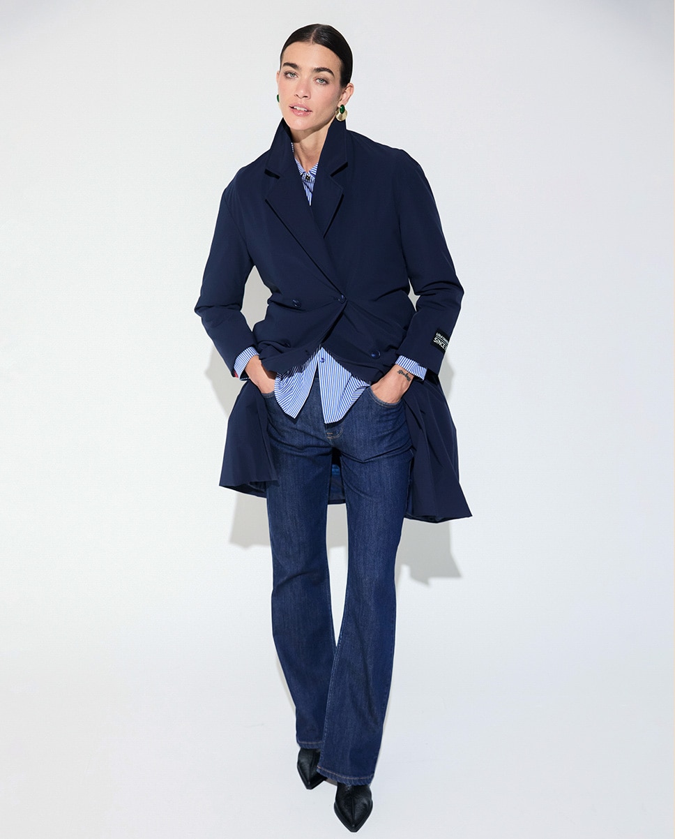 Gabardina de mujer en tejido técnico con acolchado fino - Lola Casademunt - Azul marino Azul marino-3