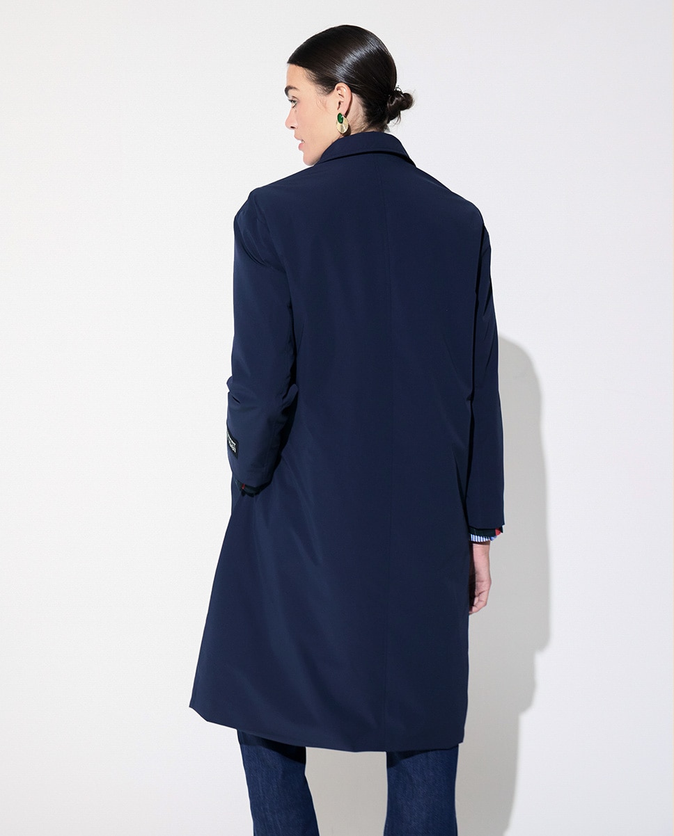 Gabardina de mujer en tejido técnico con acolchado fino - Lola Casademunt - Azul marino Azul marino-4