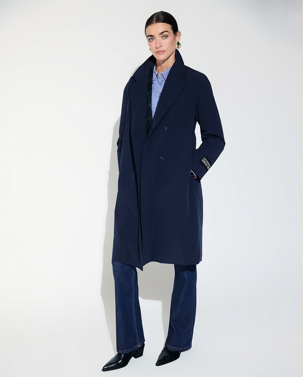 Gabardina de mujer en tejido técnico con acolchado fino - Lola Casademunt - Azul marino Azul marino-5