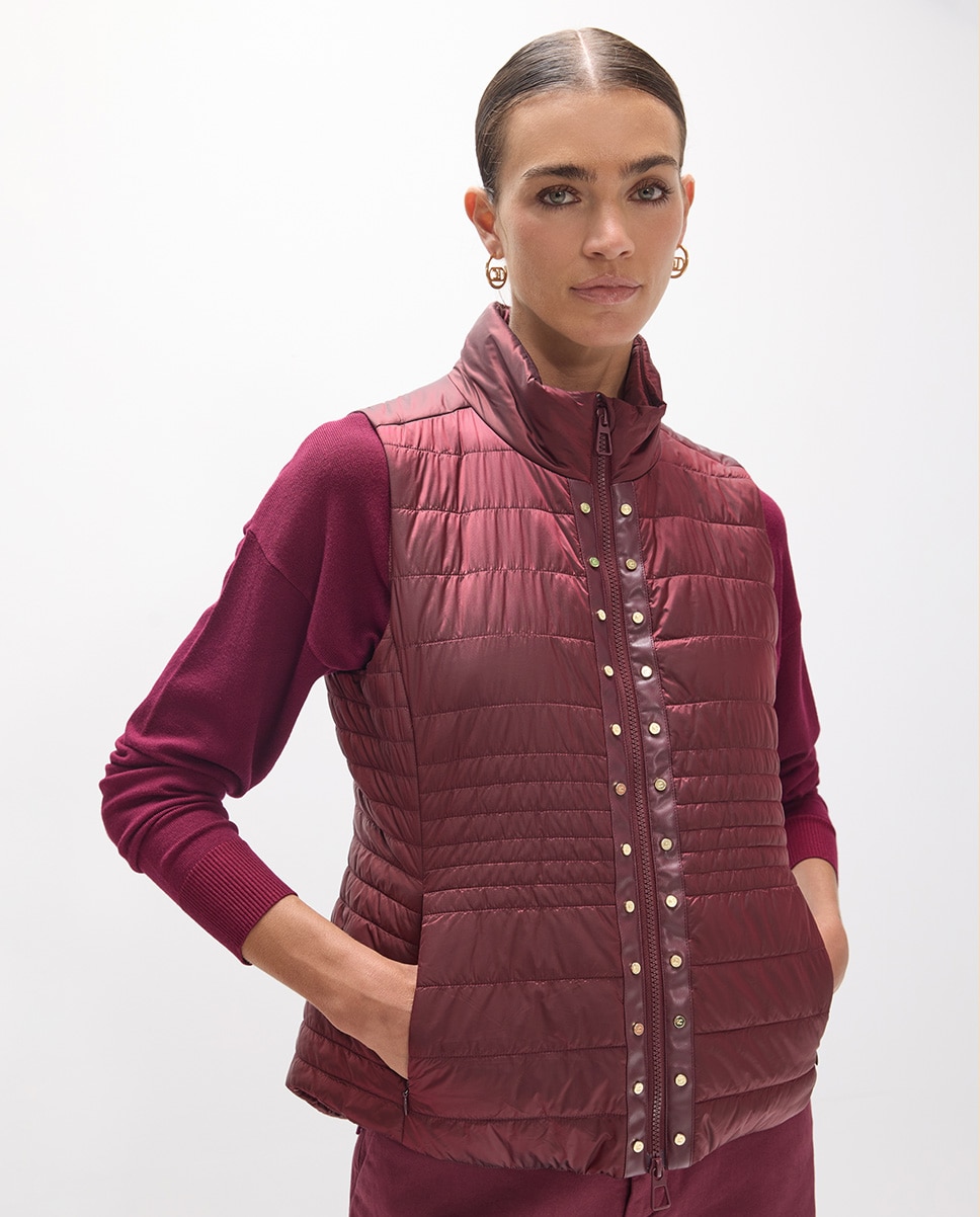 Chaleco de mujer acolchado fino en nylon con tacha - Lola Casademunt - Vino Vino-1