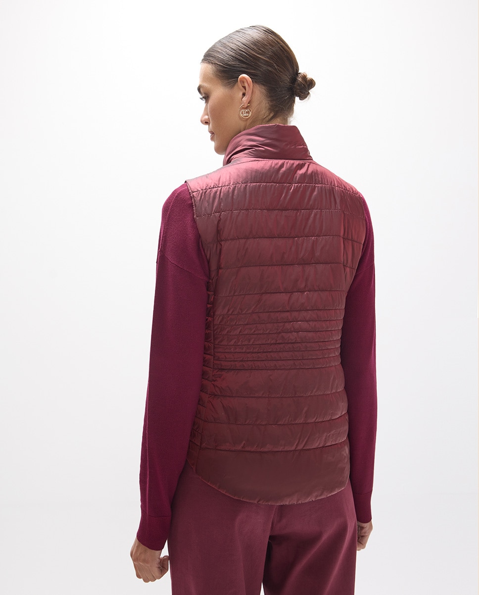 Chaleco de mujer acolchado fino en nylon con tacha - Lola Casademunt - Vino Vino-4