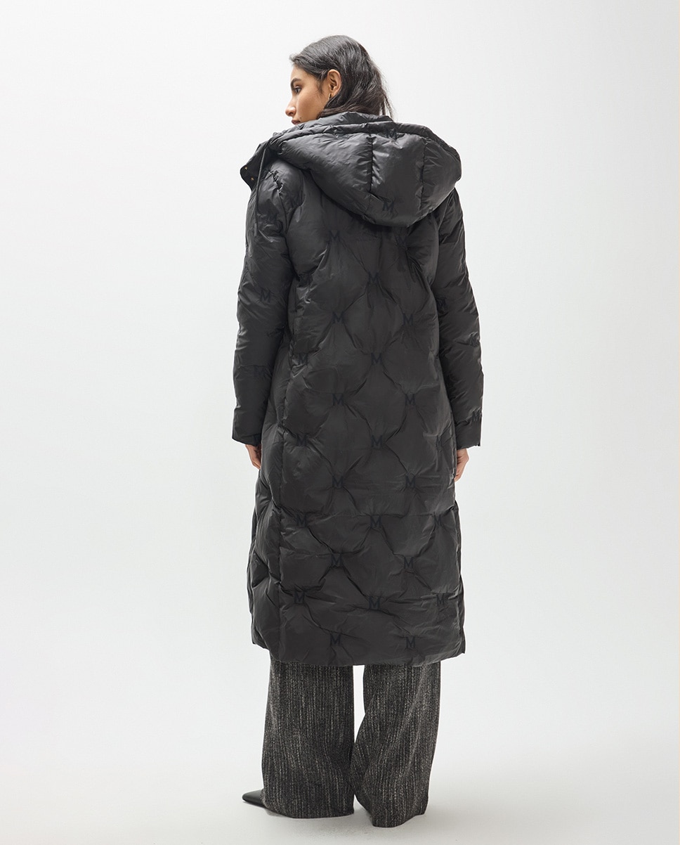Plumífero de mujer largo con capucha y m bordadas - Lola Casademunt - Negro Negro-5