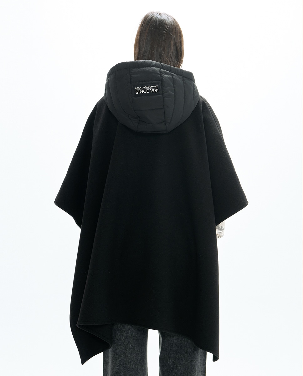 Poncho de mujer de paño con cuello combinado nylon - Lola Casademunt - Negro Negro-4