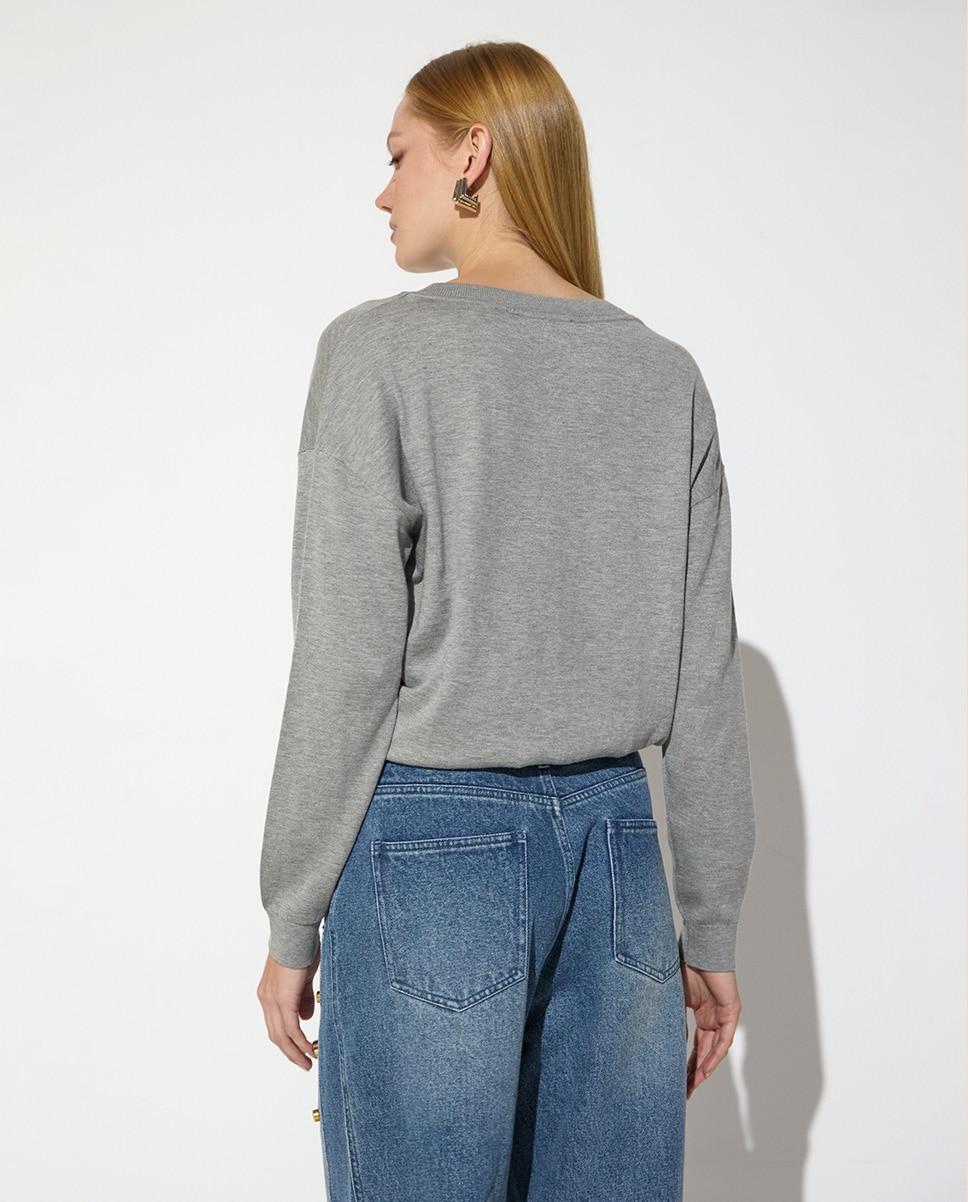 Jersey de mujer escote de pico con cristales - Lola Casademunt - Gris claro Gris claro-5