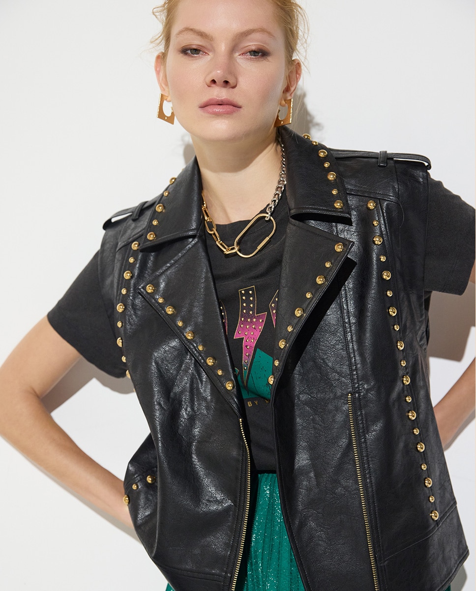 Chaleco de mujer perfecto efecto piel con tachas doradas - Lola Casademunt - Negro Negro-2