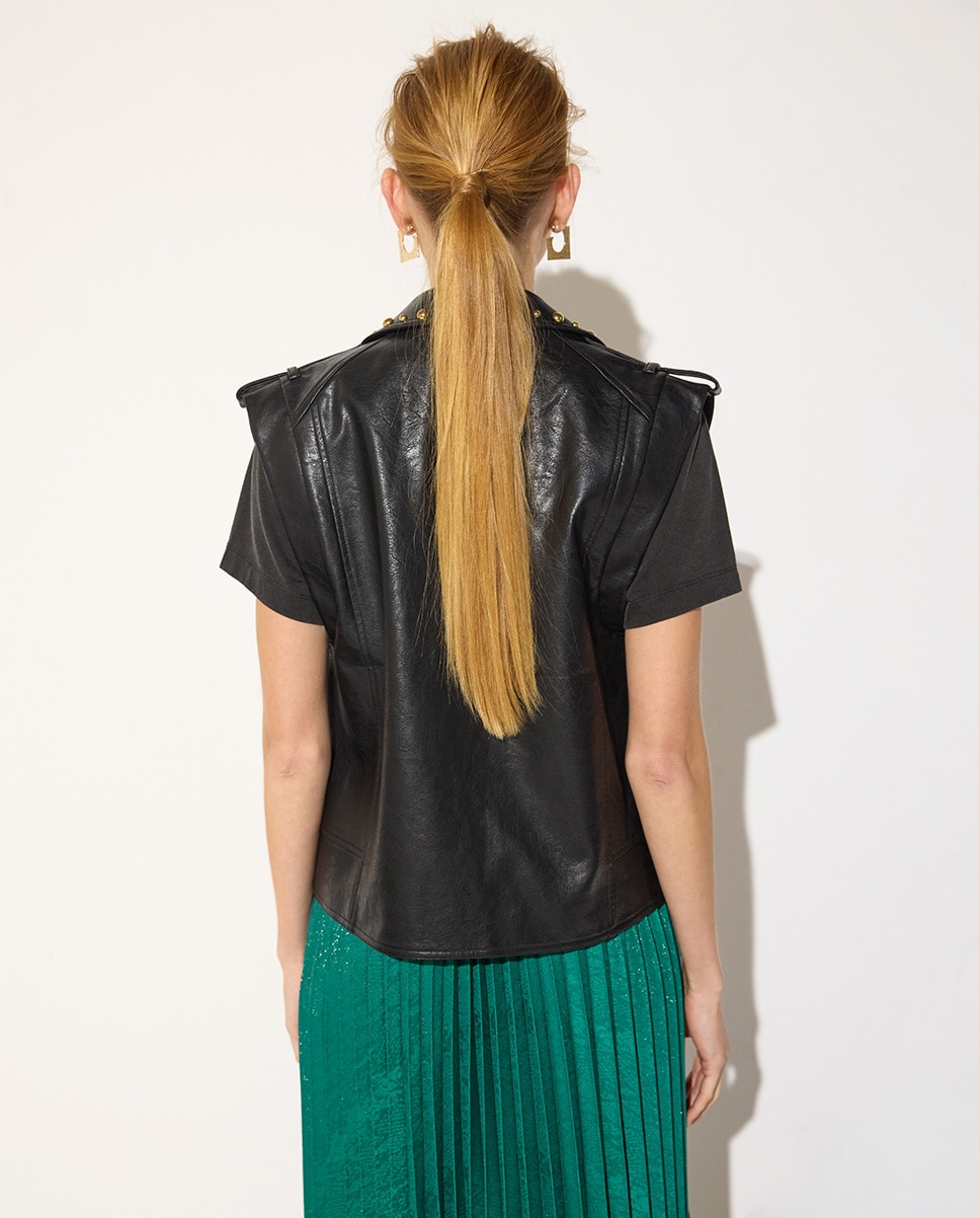 Chaleco de mujer perfecto efecto piel con tachas doradas - Lola Casademunt - Negro Negro-4