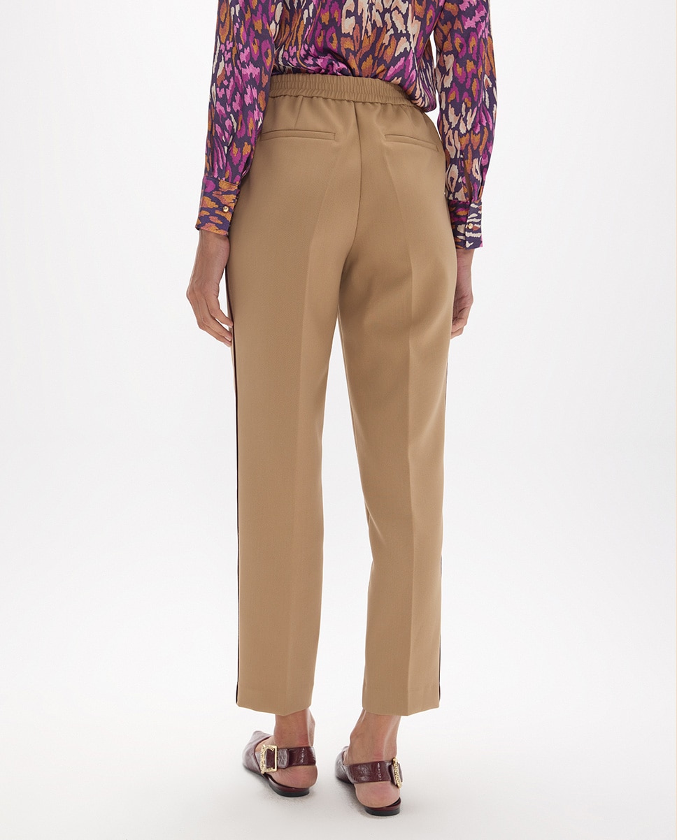 Pantalón jogger de mujer con cuerda cinturilla y piping lateral - Lola Casademunt - Caramelo Caramelo-5