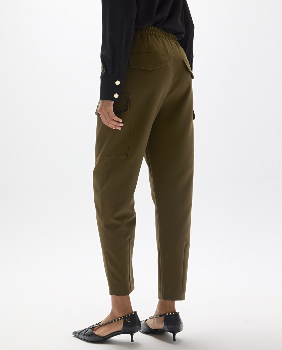 Pantalón jogger de mujer con bolsillos cargo y strass a contraste - Lola Casademunt - Kaki Kaki-5
