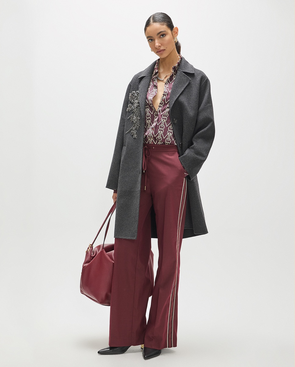 Imagen 0 de Pantalón de vestir de mujer fit parís con banda grosgain lateral Burdeos