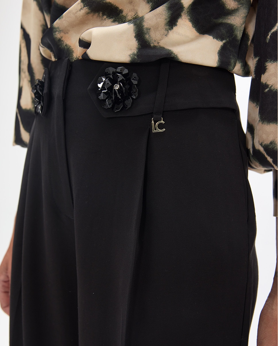 Pantalón de vestir de mujer ancho con detalle flor en cintura - Lola Casademunt - Negro Negro-4