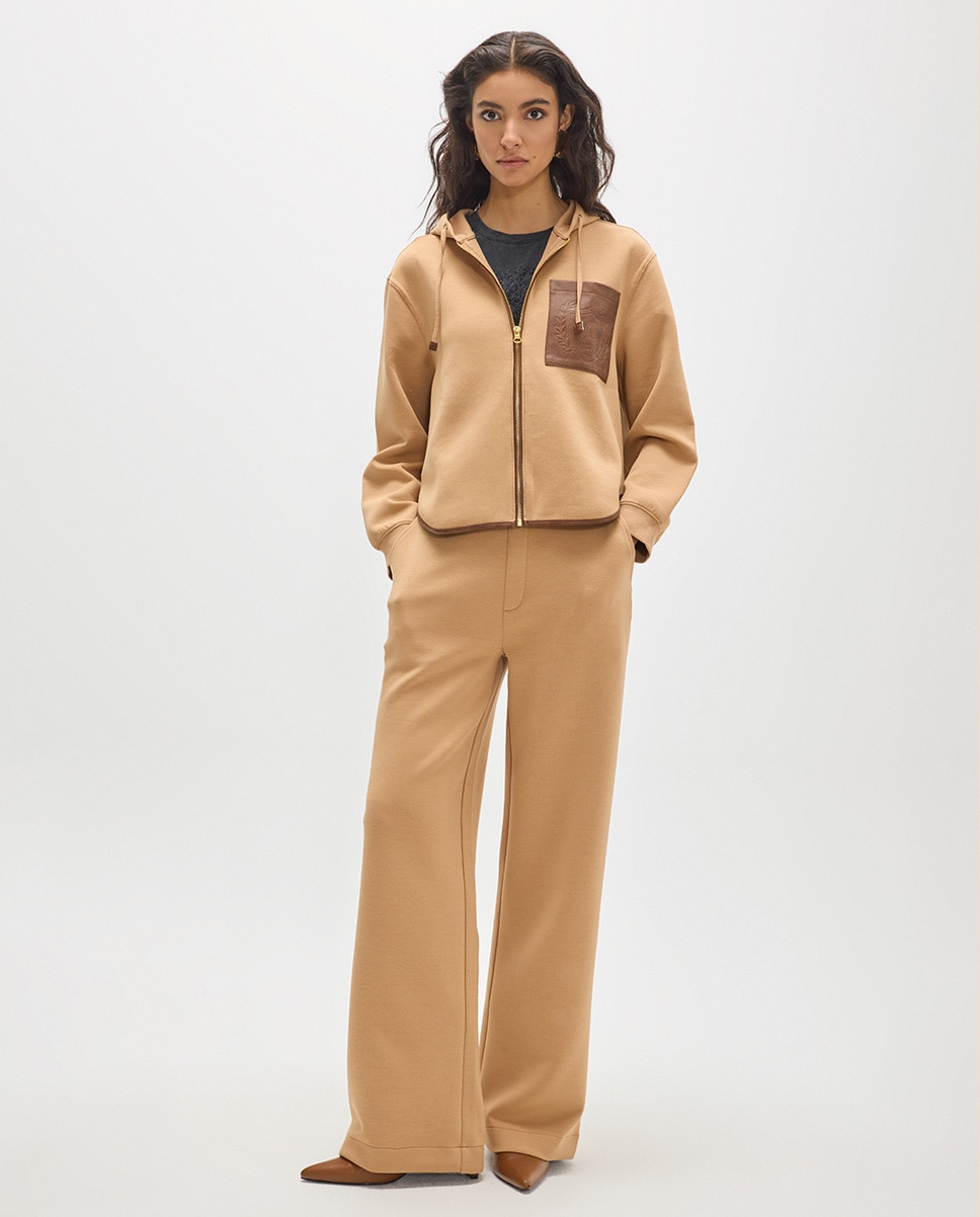 Imagen 0 de Pantalón jogger de mujer fit flare con bolsillos Caramelo