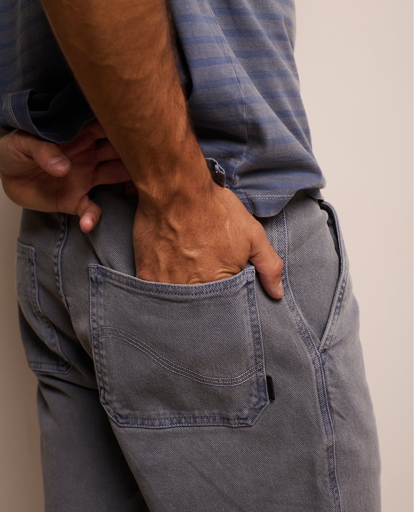 Imagen 4 de Pantalón corto clemen short de hombre dusty leave - Tintoremus Sttudio - Azul Azul
