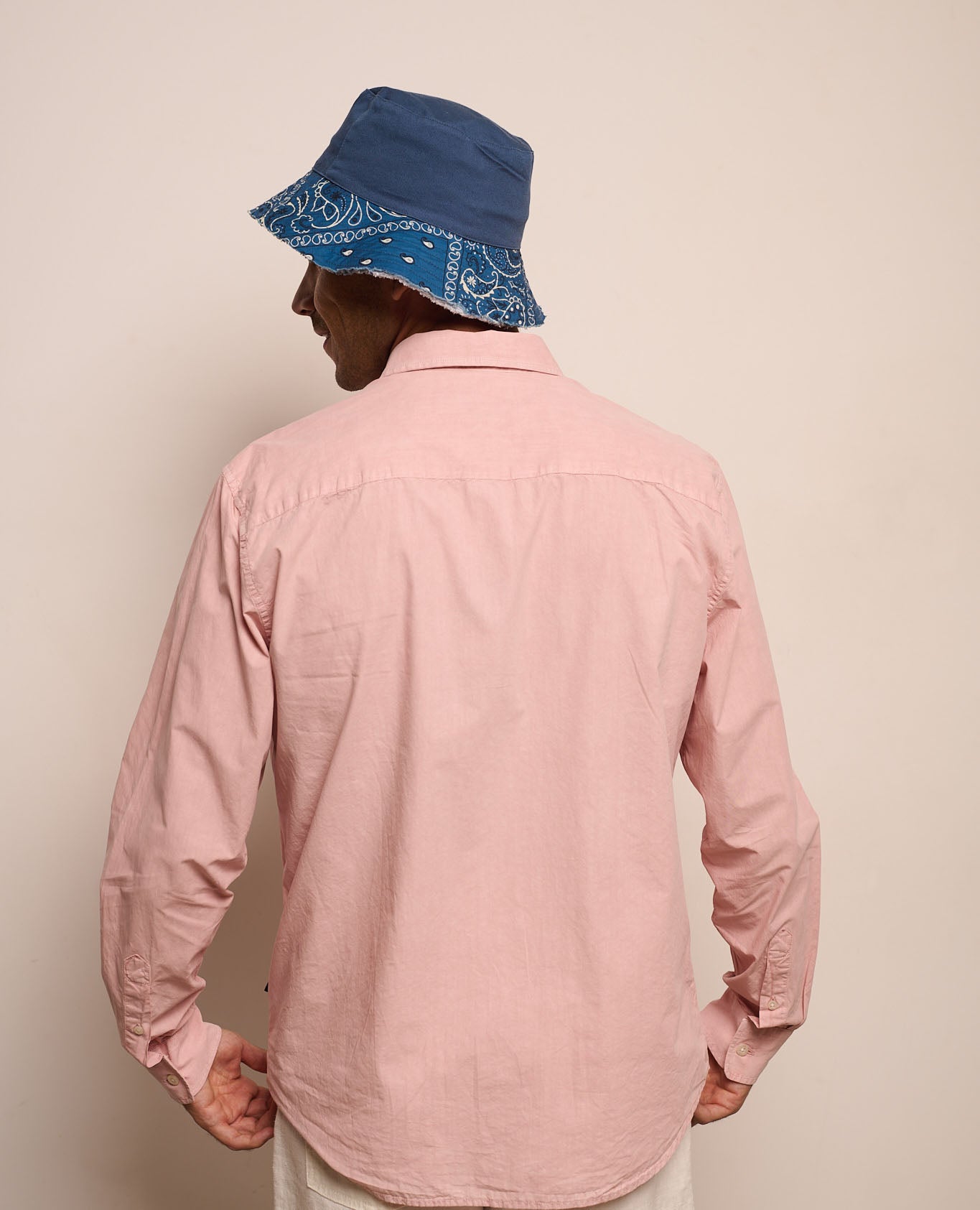 Imagen 4 de Camisa james de hombre relaxed factory white - Tintoremus Sttudio - Rosa Rosa