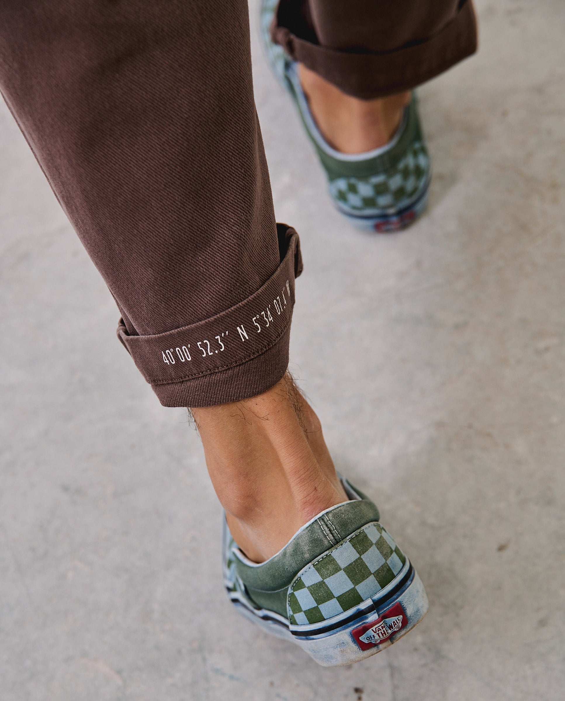 Imagen 5 de Pantalón de hombre cropped relaxed-tapered cosme - Tintoremus Sttudio - Marrón Marrón