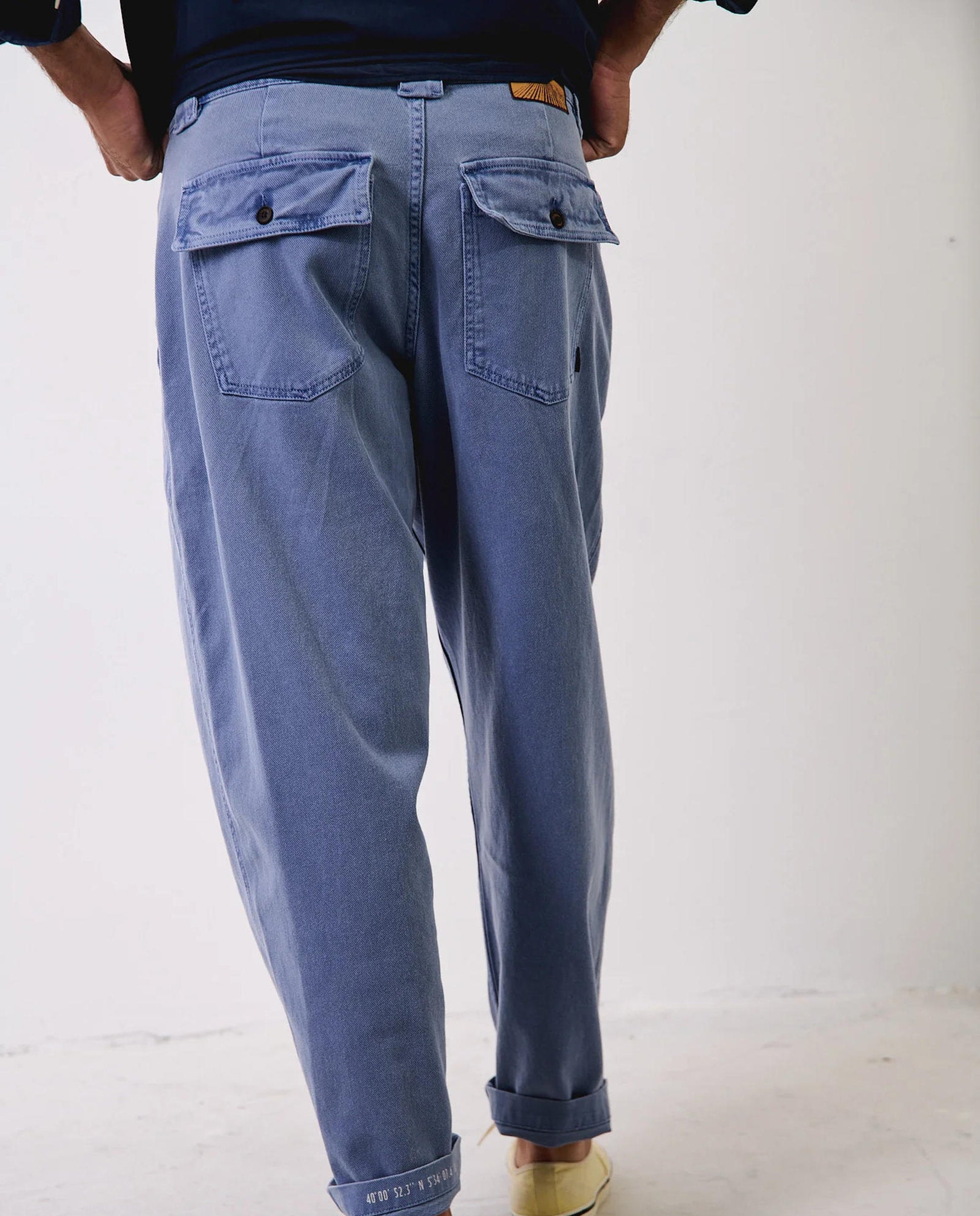 Imagen 2 de Pantalón de hombre cropped relaxed-tapered cosme - Tintoremus Sttudio - Azul Azul