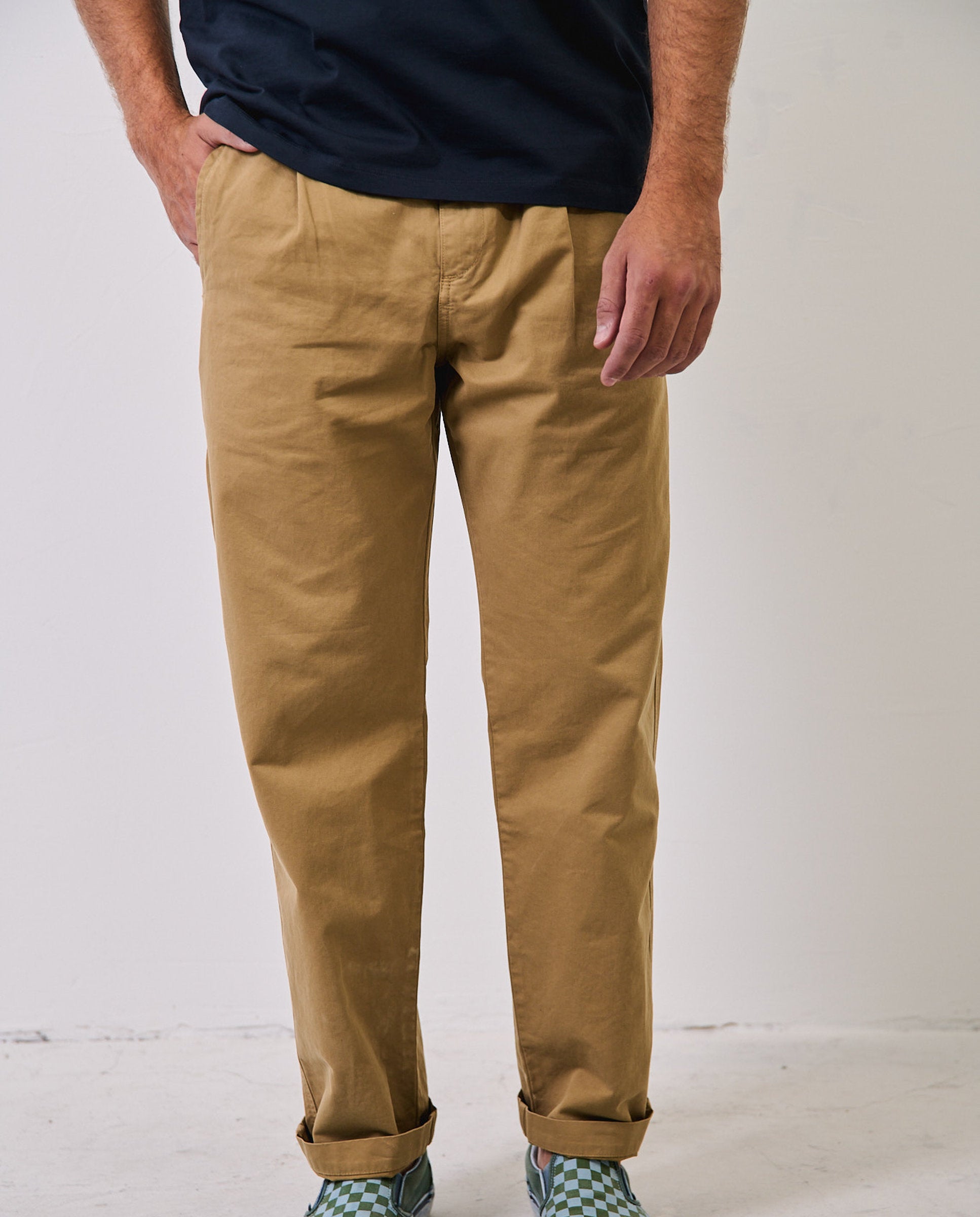 Imagen 1 de Pantalón chino de hombre corte recto con pinzas clemen - Tintoremus Sttudio - Marrón Marrón