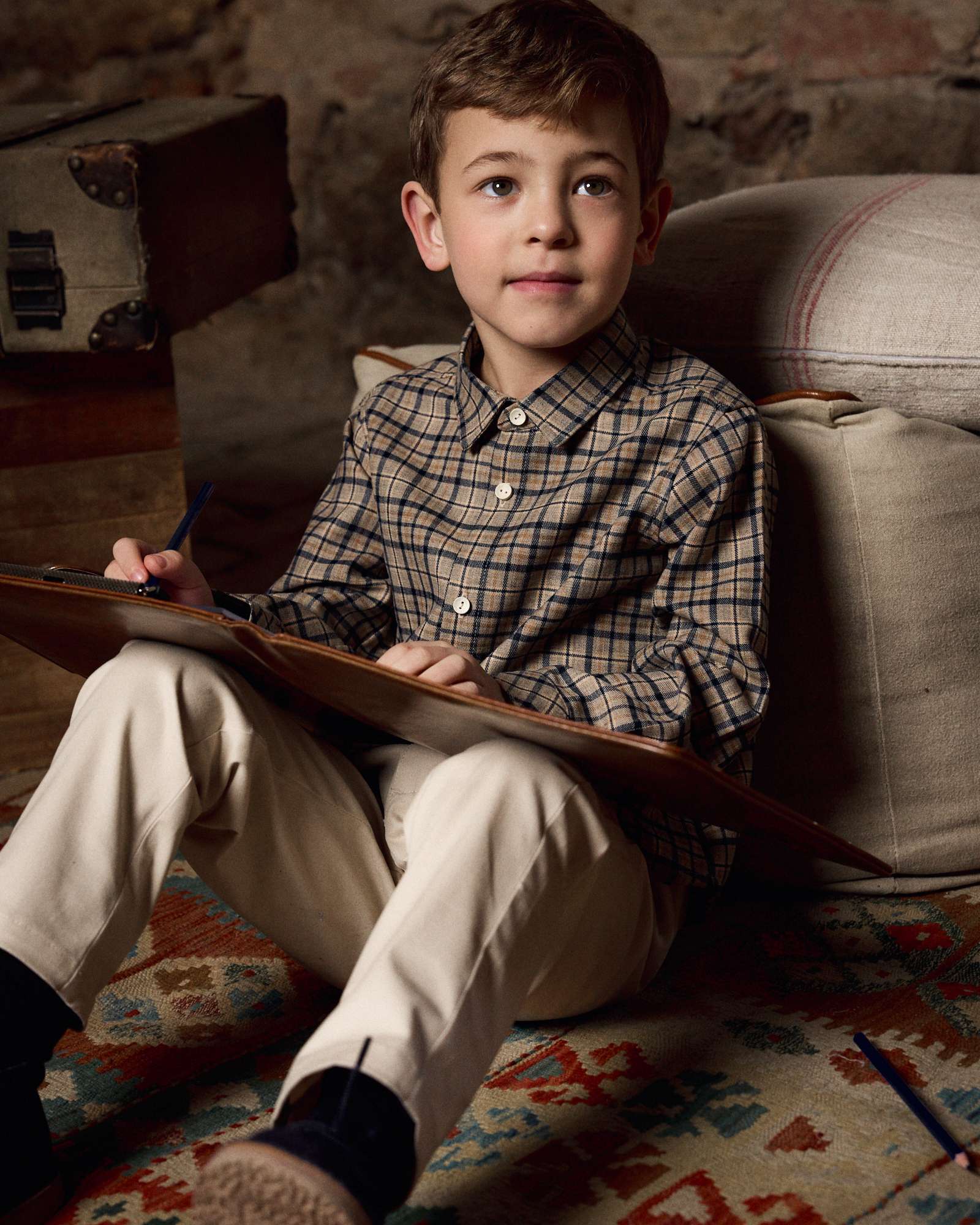 Imagen 0 de Camisa de niño de cuadros con cuello pico Marrón