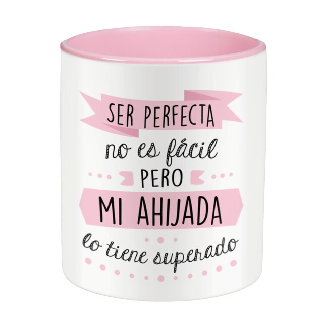 Imagen 0 de Taza con frase y dibujo divertido (Ser perfecto no es fácil pero mi ahijada lo tiene superado) Regalo original para AHIJADA - La Mente es Maravillosa