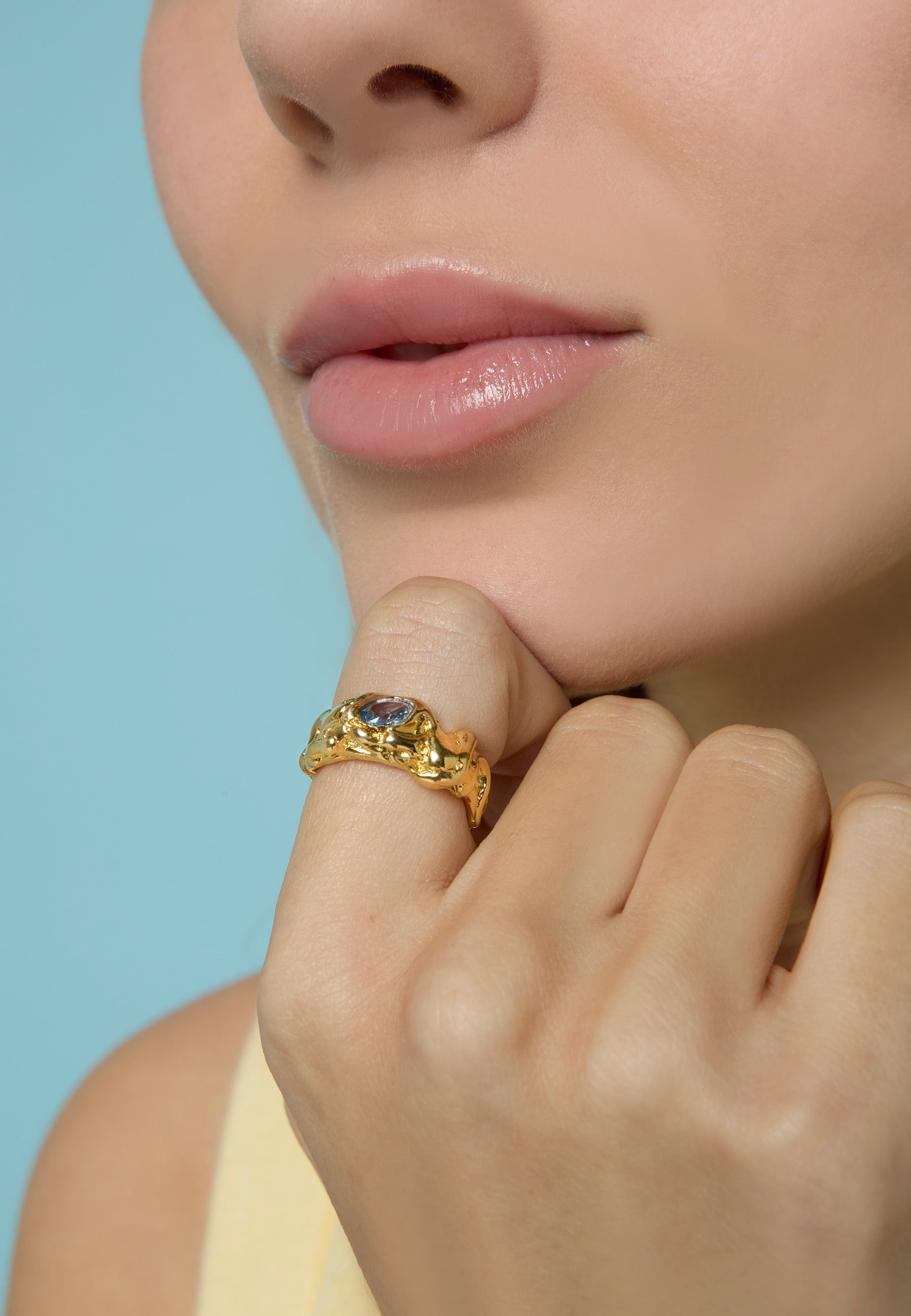 Anillo bañado en oro grueso con piedra para evento - Lavani Jewels - Aguamarina Aguamarina-3