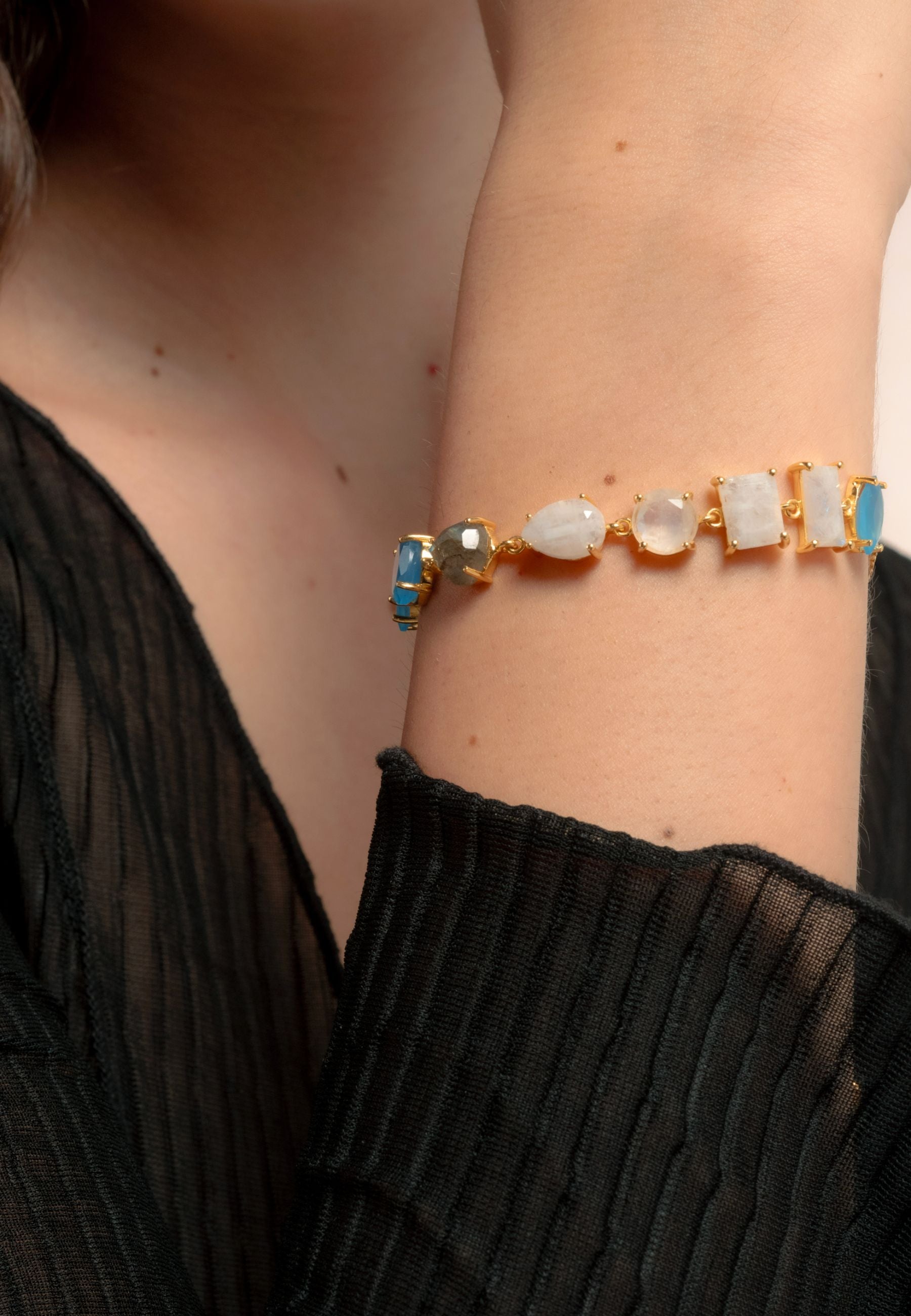 Pulsera de cadena bañada en oro con piedras portobello - Lavani Jewels - Blanco Blanco-4