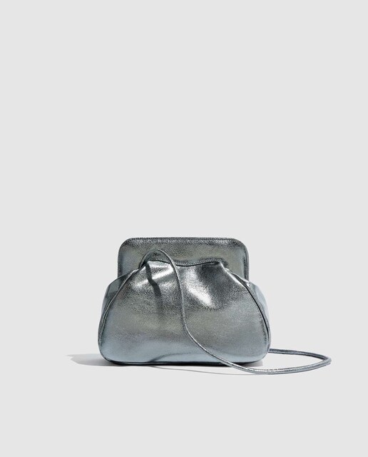 Imagen 0 de Bandolera de mujer de piel bovina plata con asa larga