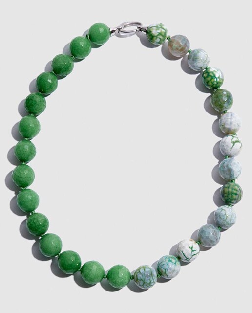 Imagen 0 de Collar Esme en piedras naturales verdes