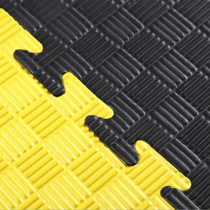 Imagen 3 de Set de 10 unidades Tatami Profesional Puzzle Fitness Tech - Negro / Amarillo Negro / Amarillo