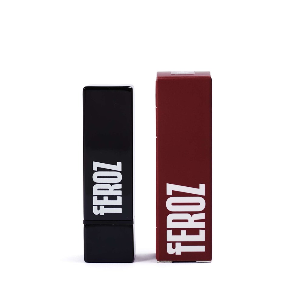 Labial en barra 4 ml Feroz 001NudeClaro-5