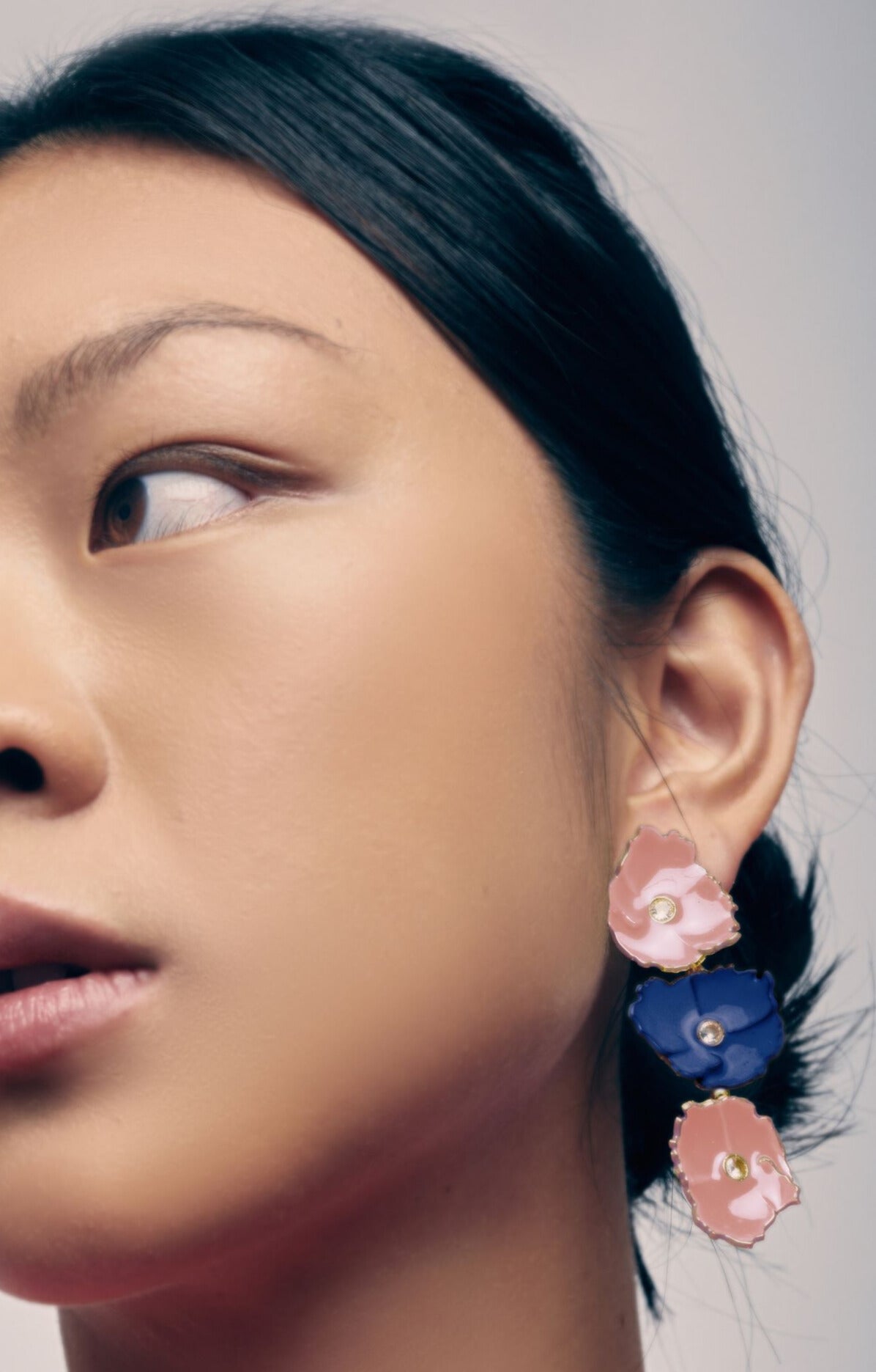 Pendientes bañados en oro con piedras estilo vibrante prunus - Lavani Jewels - Azul Azul-2