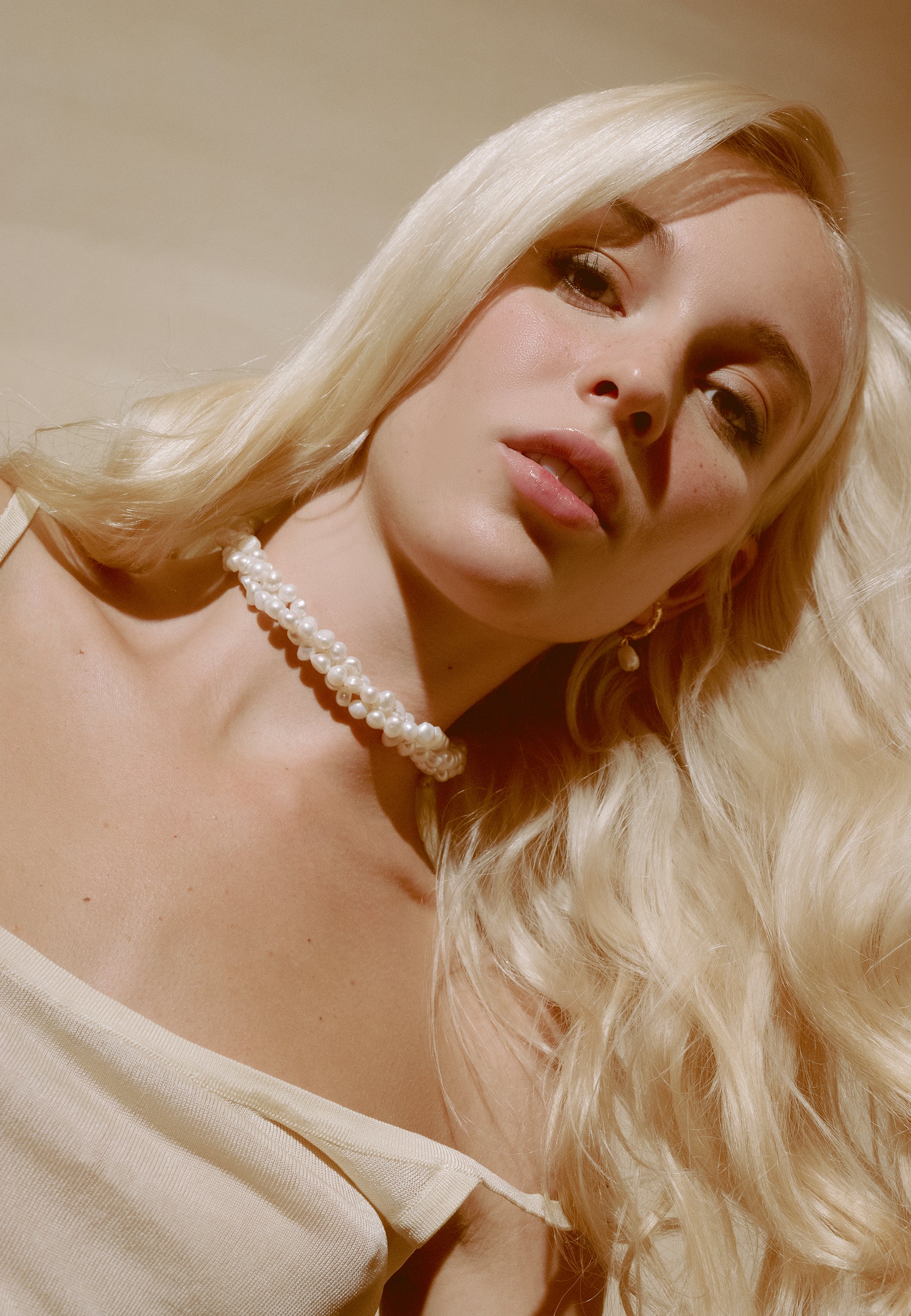 Collar tipo chocker bañado en oro con perlas mizu - Lavani Jewels - Blanco Blanco-3
