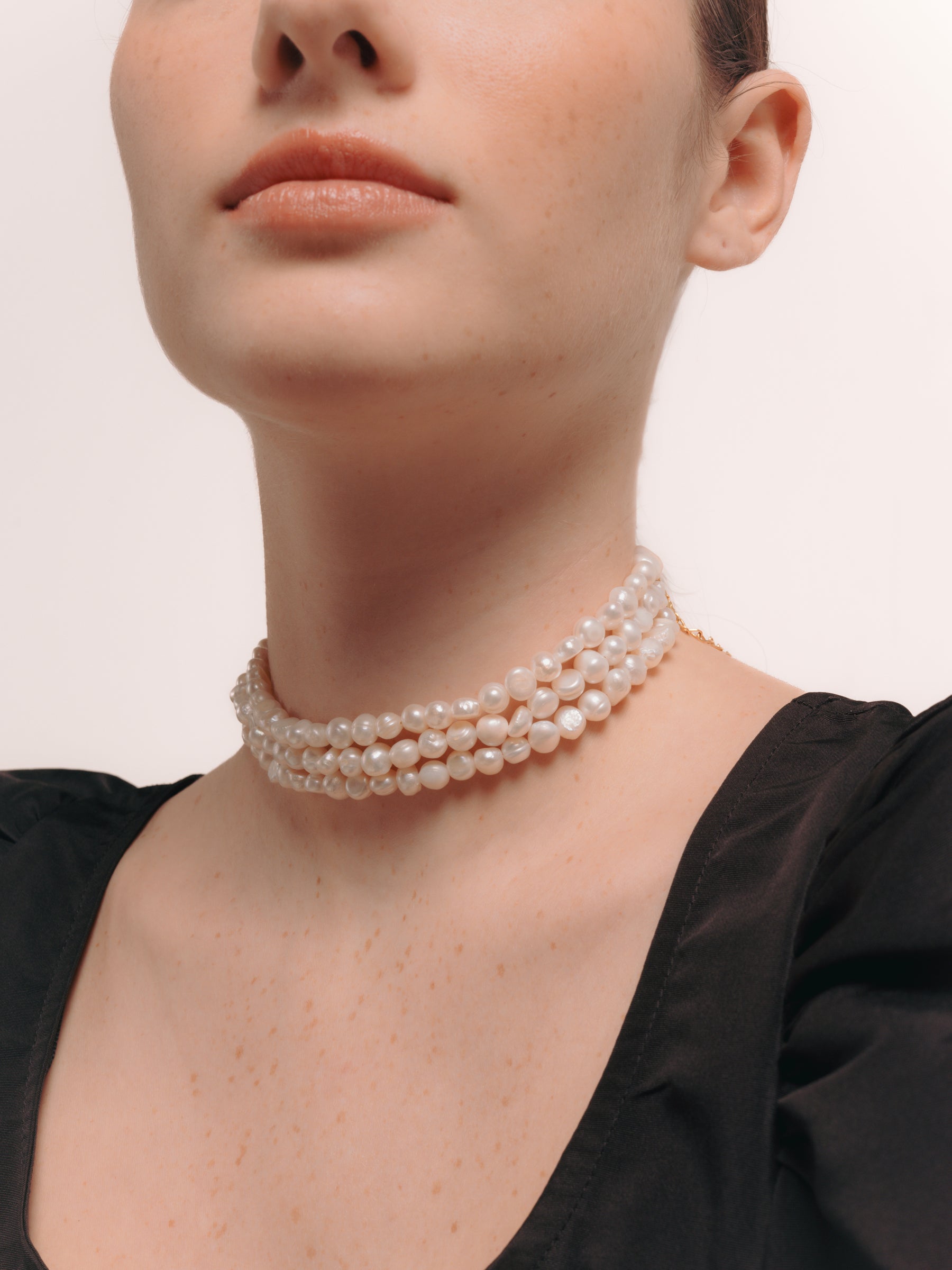 Collar tipo chocker bañado en oro con perlas mizu - Lavani Jewels - Blanco Blanco-6