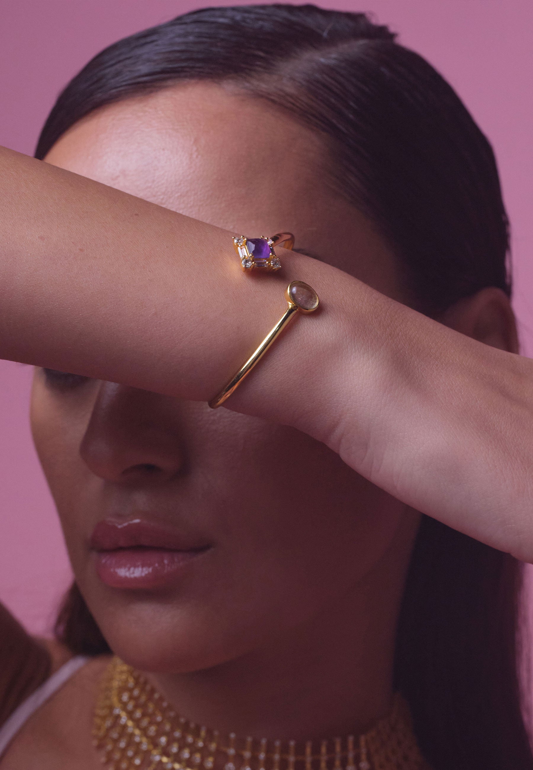 Brazalete bañado en oro con piedras polaris - Lavani Jewels - Morado Morado-3