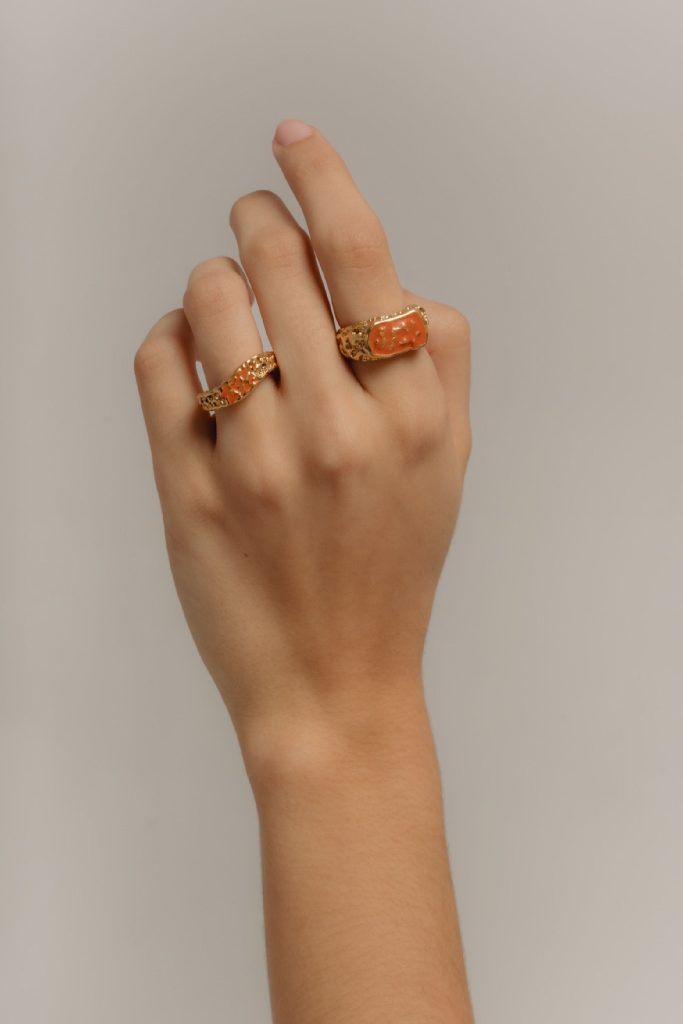 Anillo tipo sello bañado en oro con piedra silueta organica geiser - Lavani Jewels - Naranja Naranja-5