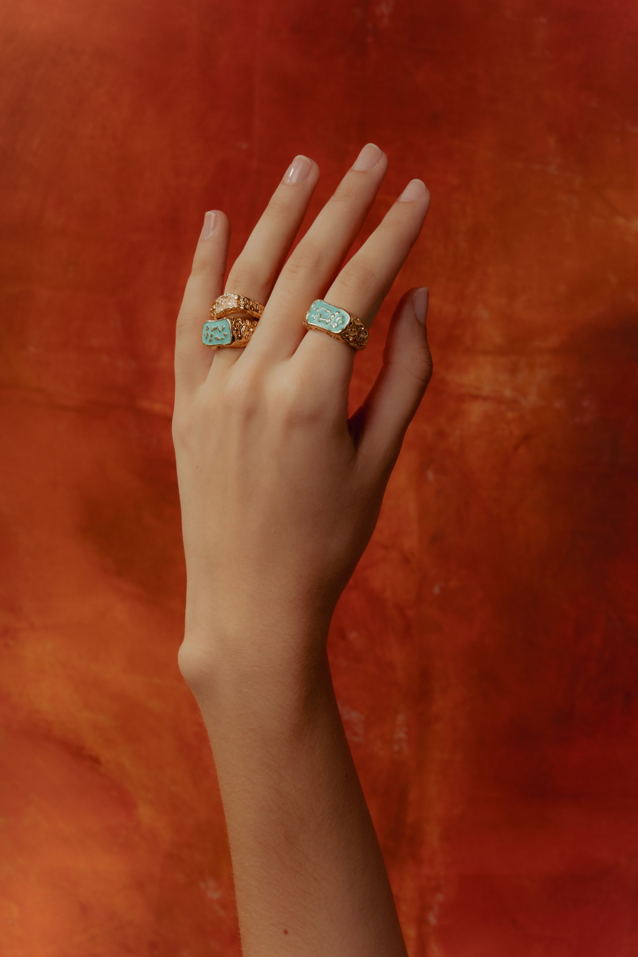Anillo tipo sello bañado en oro con piedra estilo romántico geiser - Lavani Jewels - Rosa Rosa-3