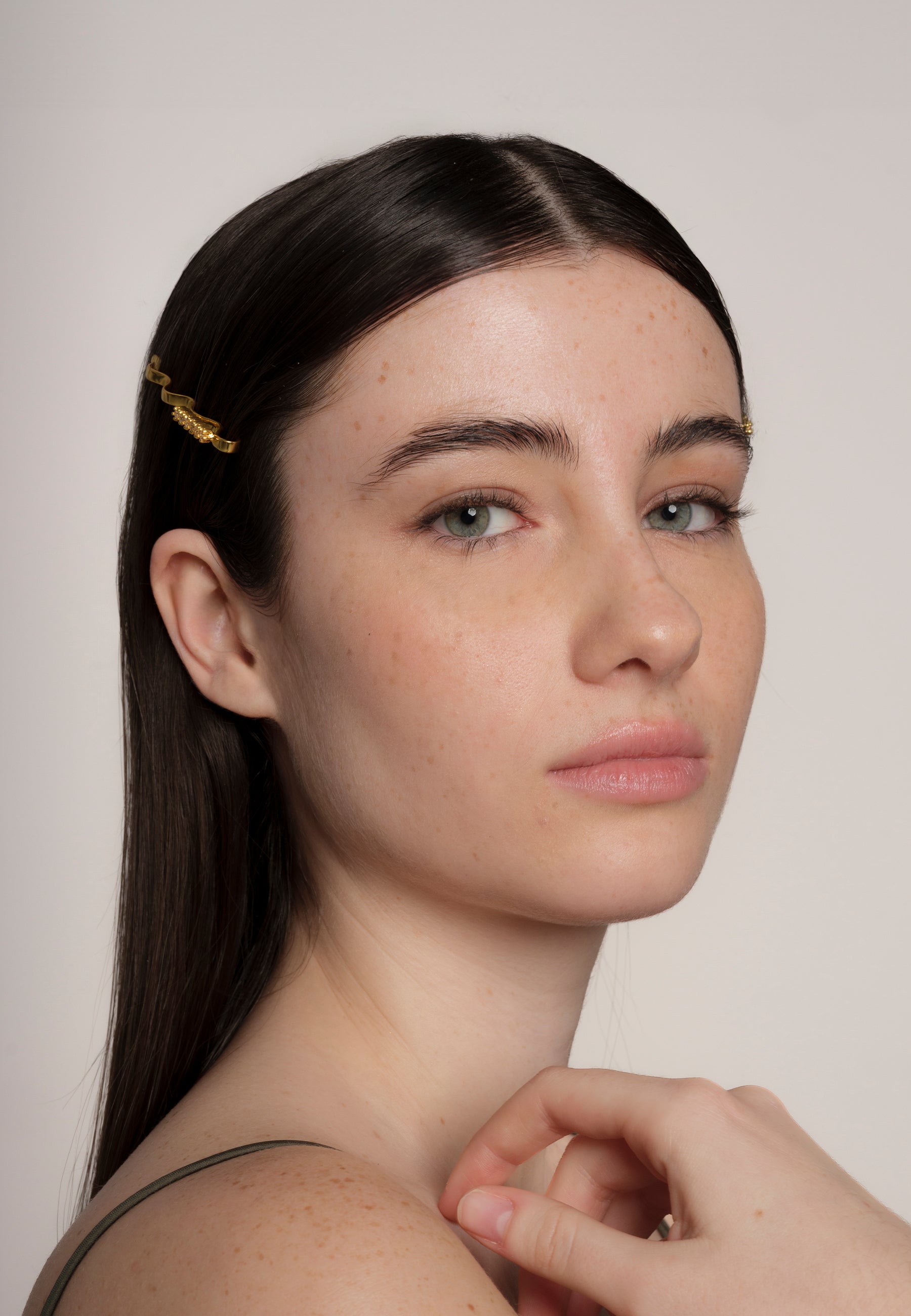 Horquilla bañada en oro con piedras forma radiante helia - Lavani Jewels - Blanco Blanco-2