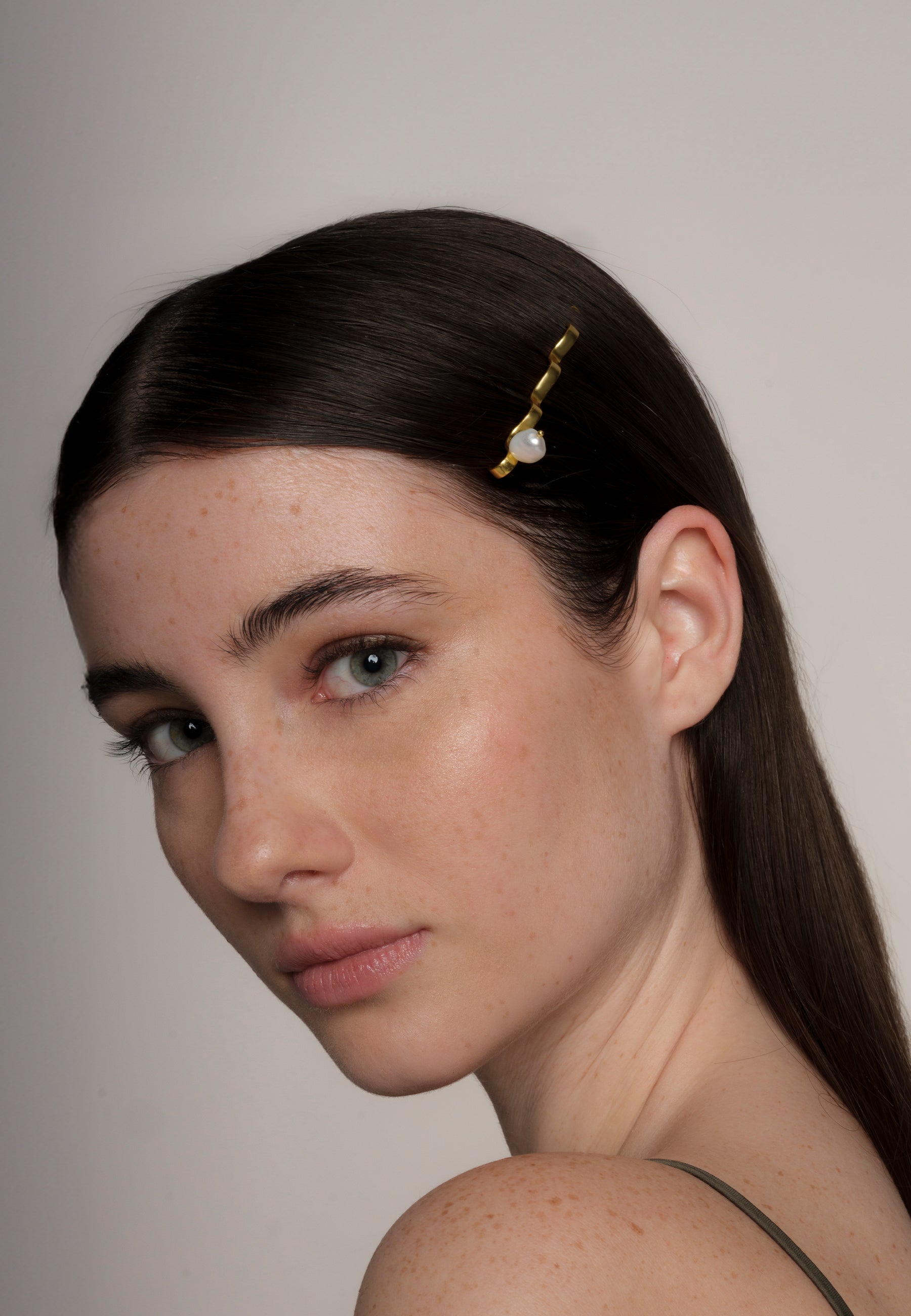 Horquilla bañada en oro con perlas estilo delicado lyra - Lavani Jewels - Blanco Blanco-2