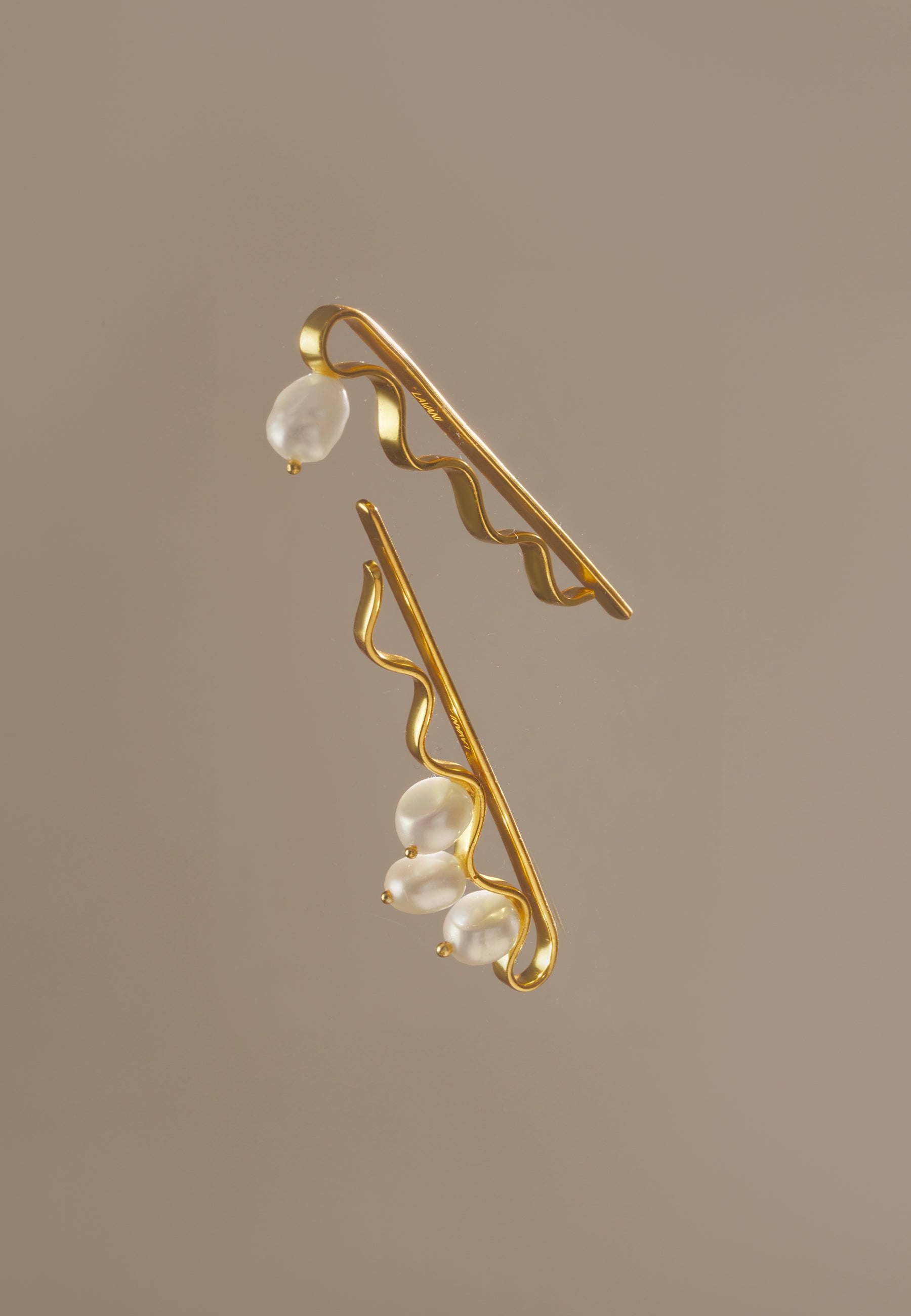 Horquilla bañada en oro con perlas estilo delicado lyra - Lavani Jewels - Blanco Blanco-5