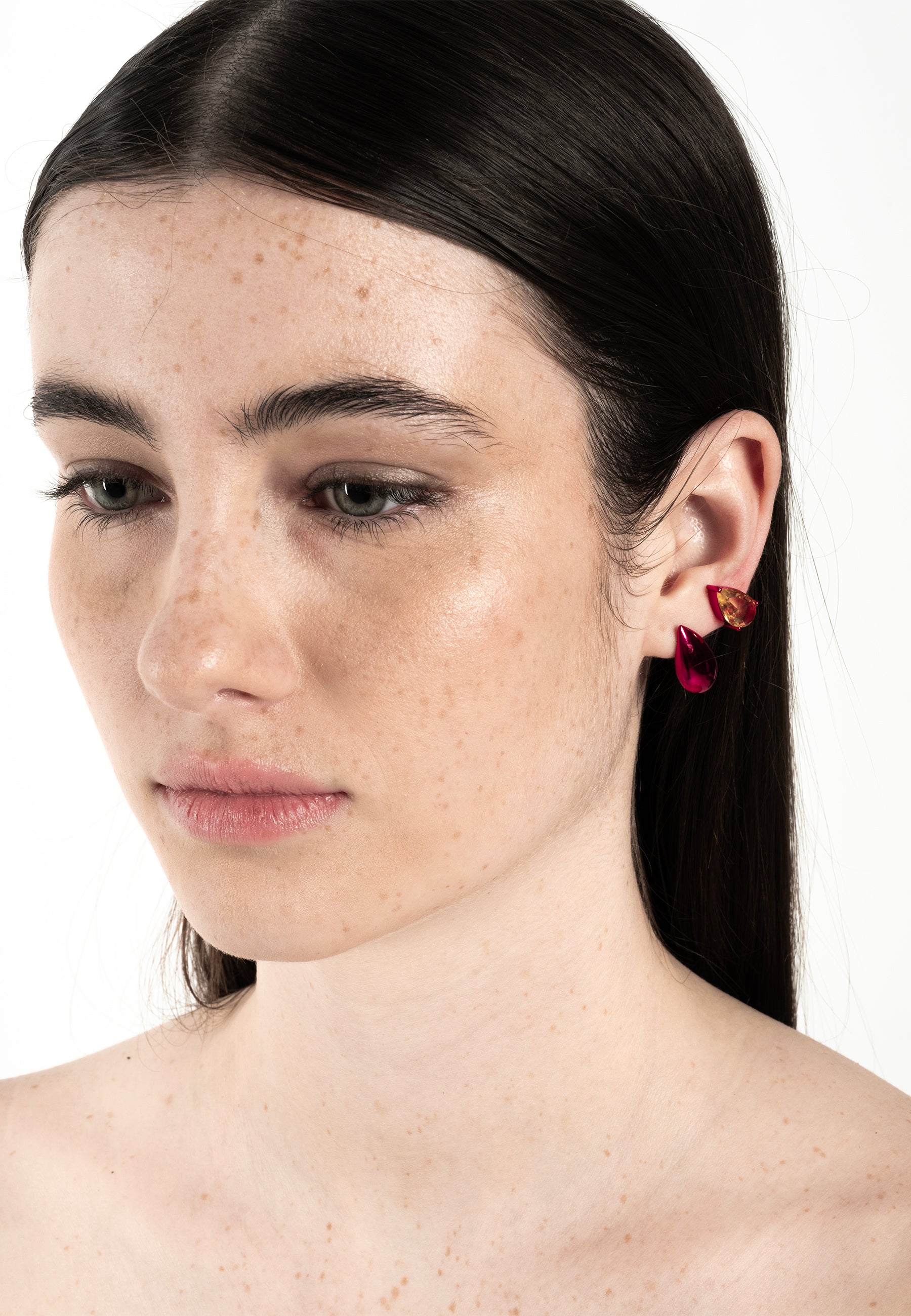 Pendientes bañados en oro con piedras silueta doble gota estilo moderno - Lavani Jewels - Fucsia Fucsia-2