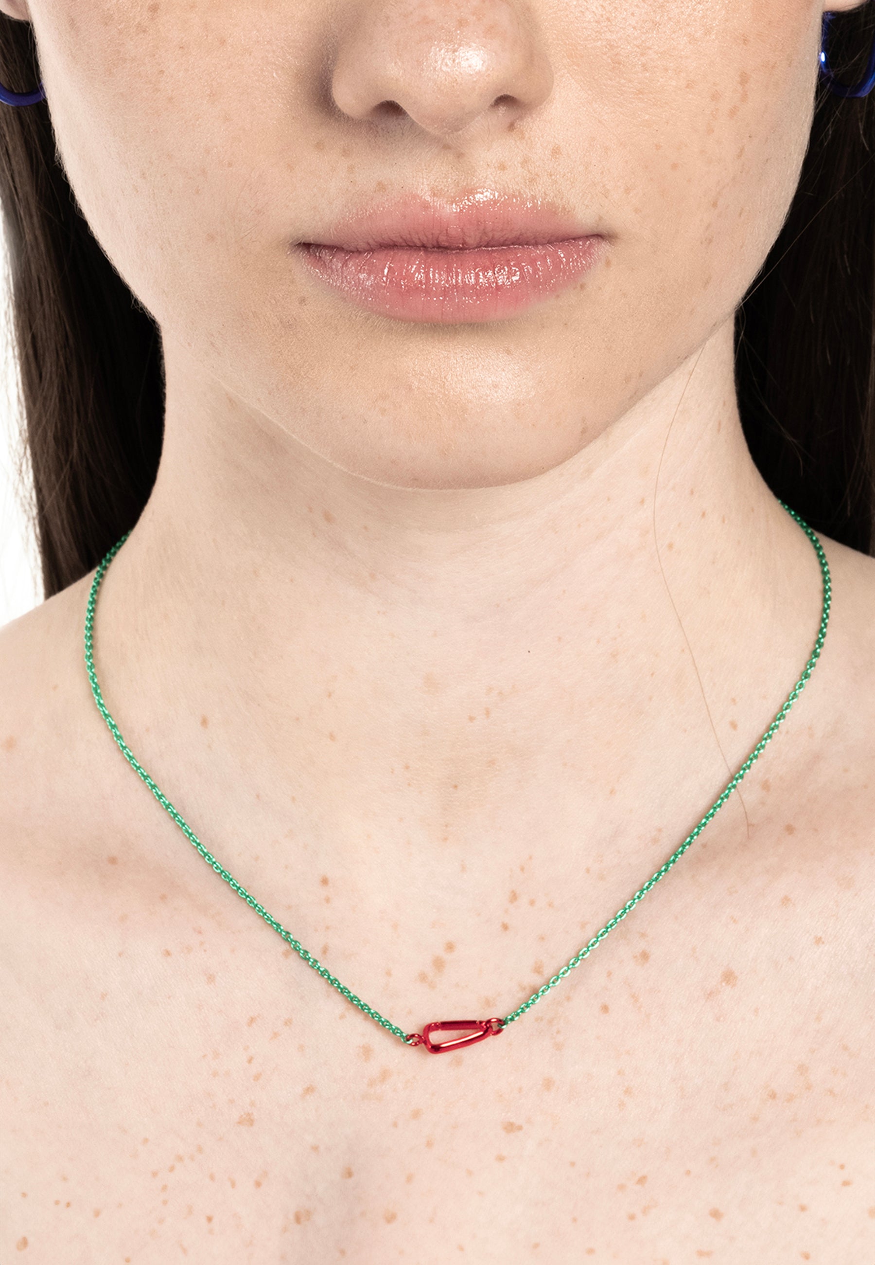 Collar bañado en oro con piedras diseño mosqueton vanguardista - Lavani Jewels - Verde Verde-2