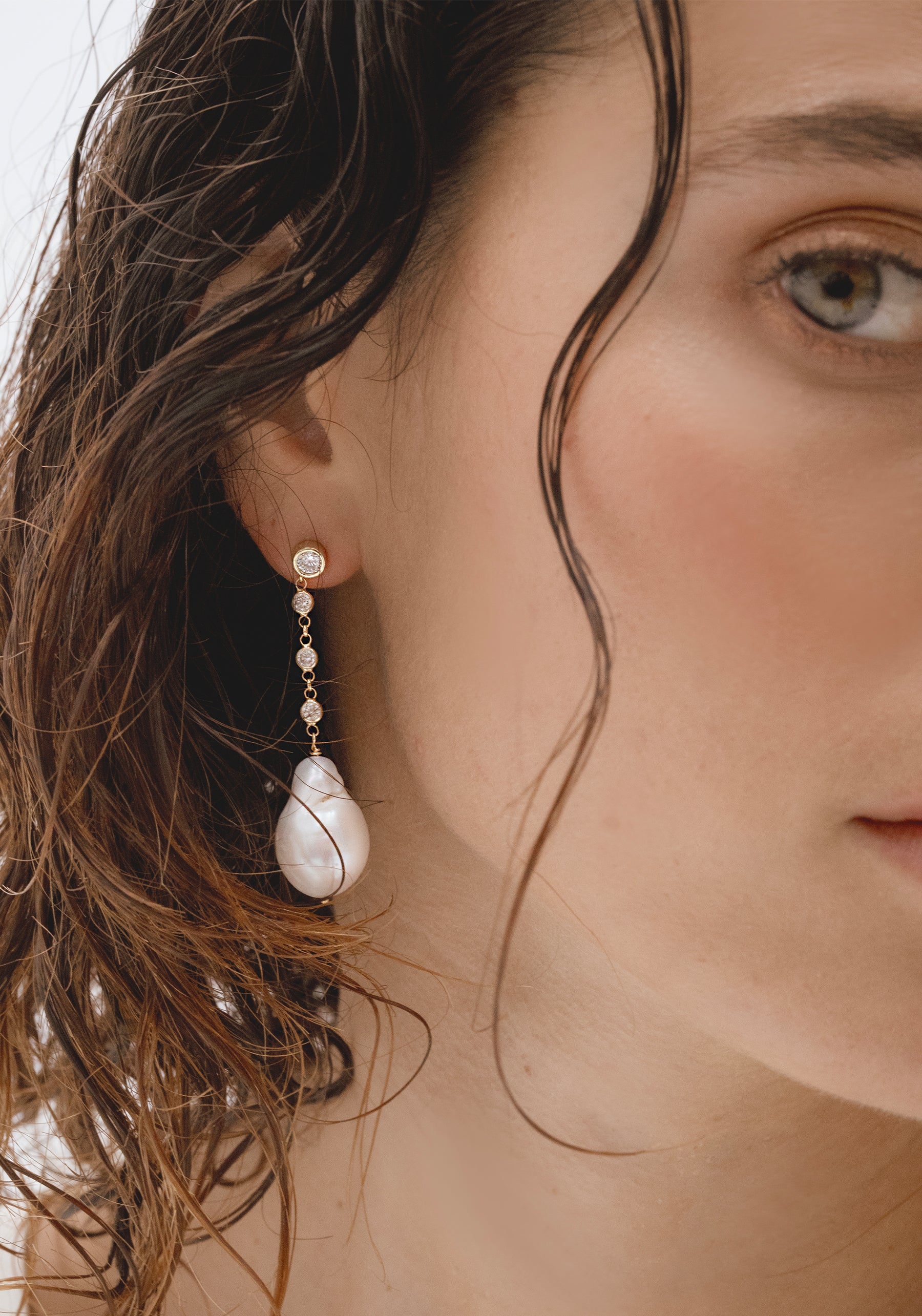 Pendientes bañados en oro con perla barroca celine - Lavani Jewels - Blanco Blanco-3