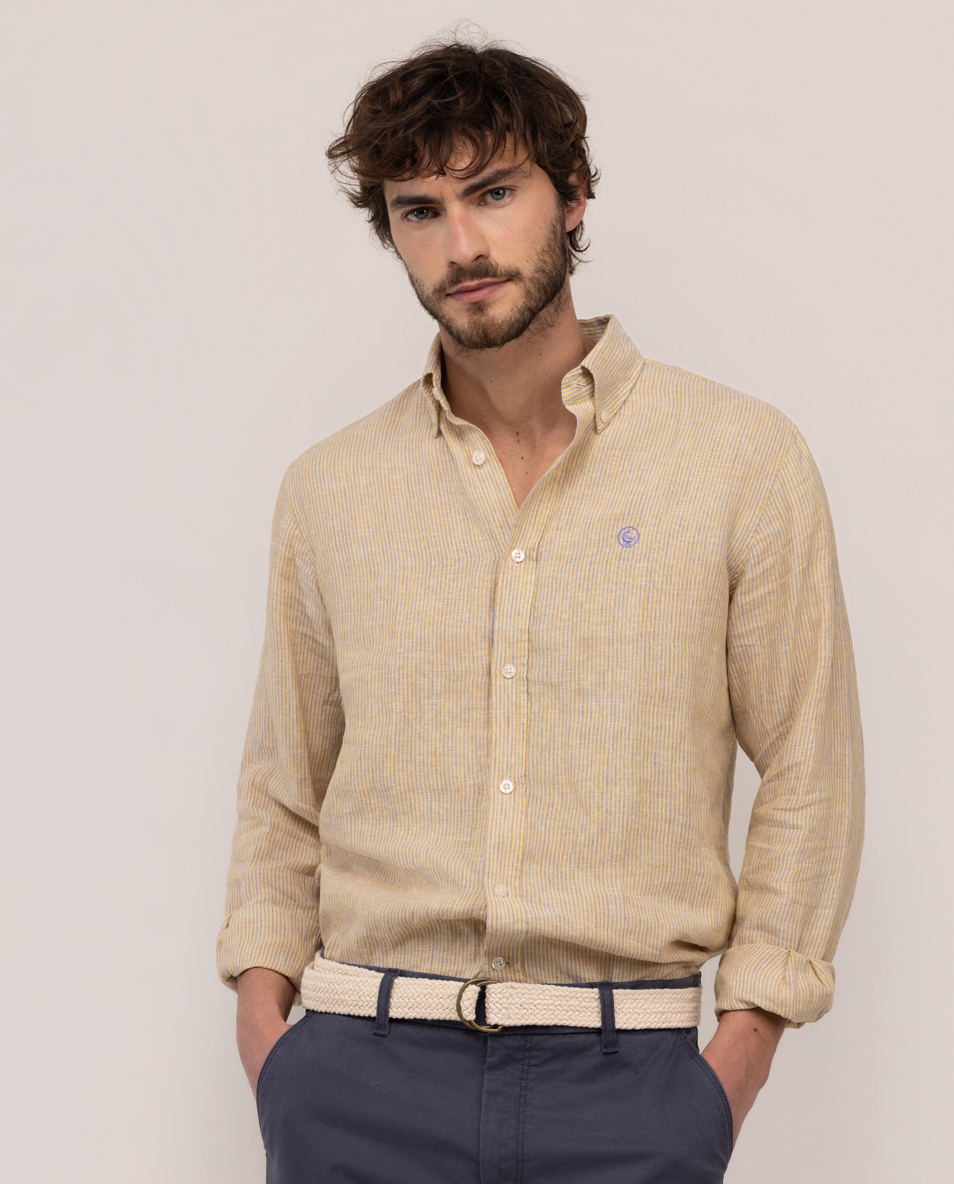 Imagen 0 de Camisa de lino de hombre de rayas button down Naranja