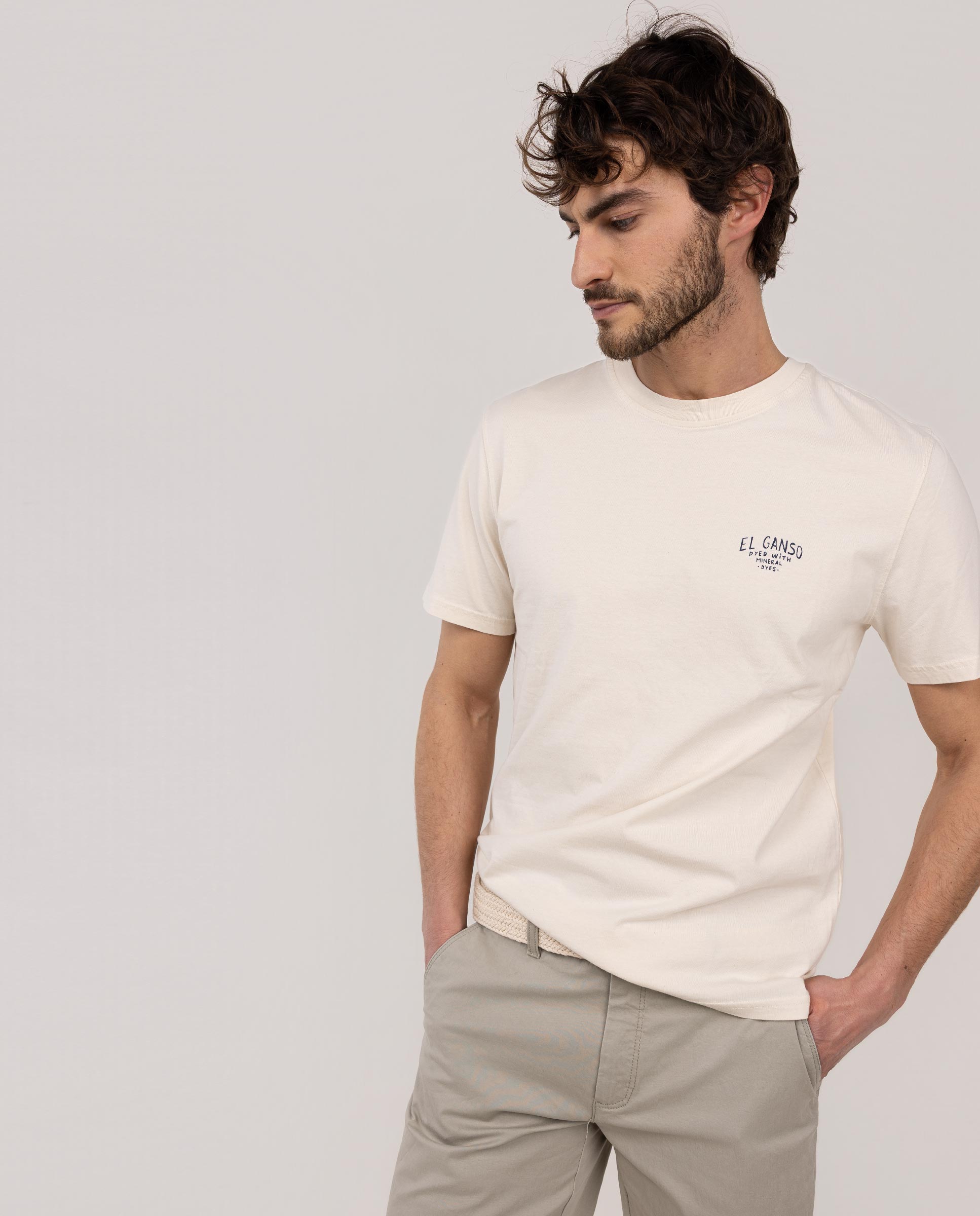 El Ganso - Camiseta tinte natural zapatillas marino.