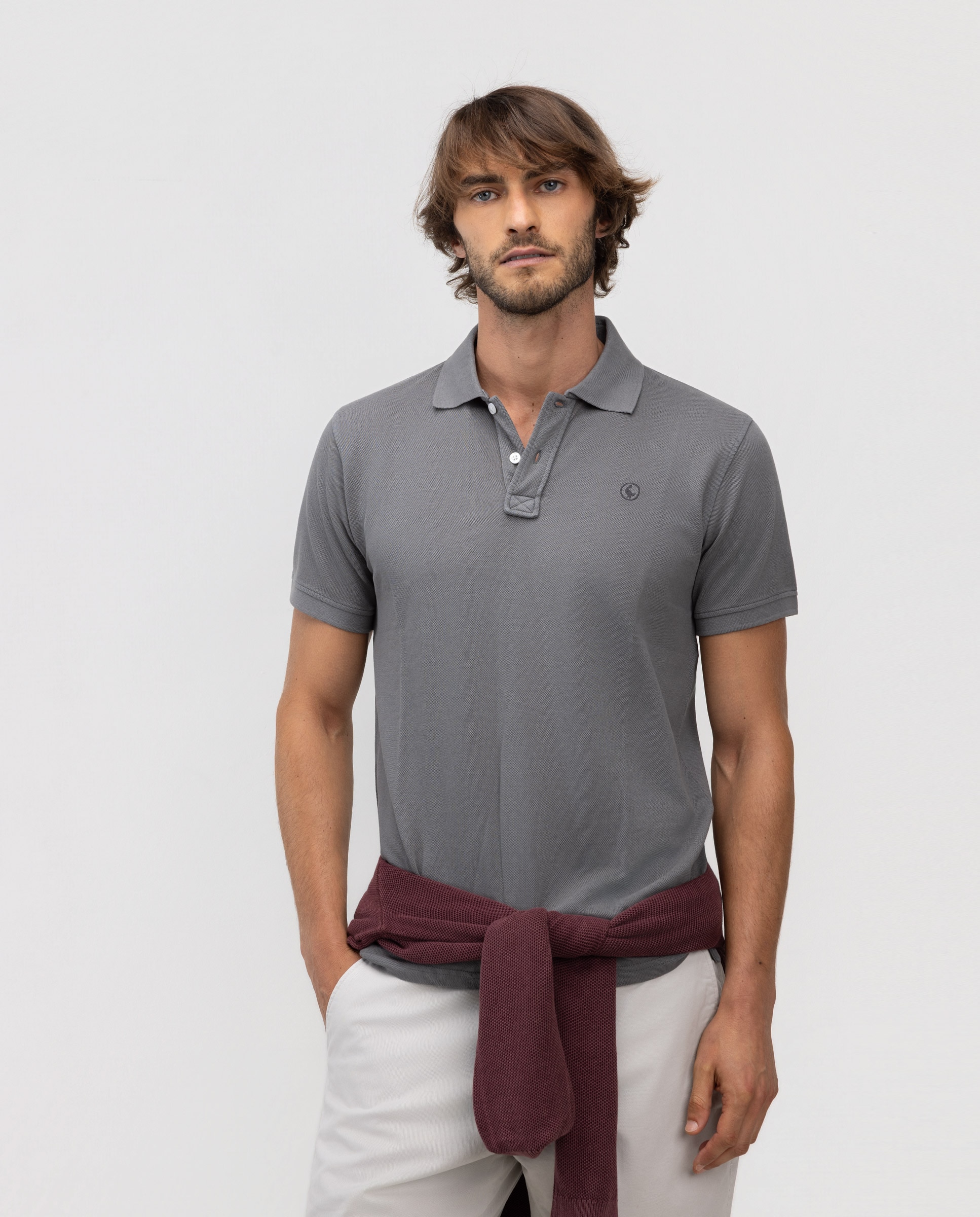 Imagen 0 de Polo de hombre piqué liso Gris
