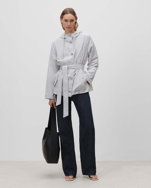Imagen 0 de Parka de mujer corta ligera