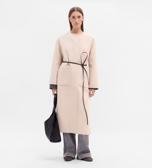 Abrigo de mujer doble faz escote caja