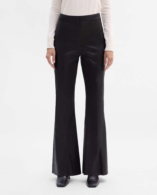 Imagen 0 de Pantalón de mujer acampanado de napa