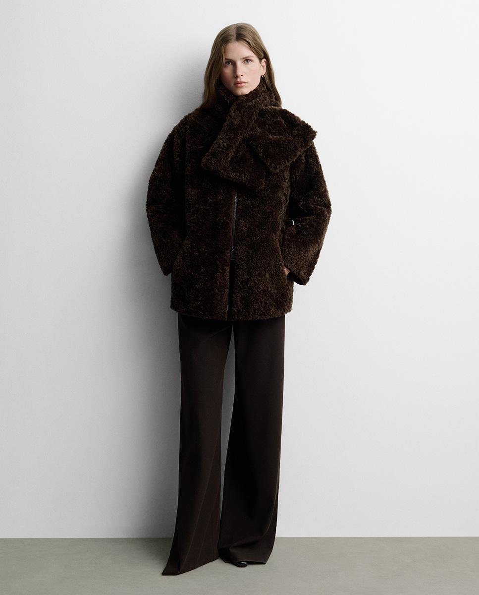 Imagen 0 de Chaquetón de mujer ecopelo Marrón