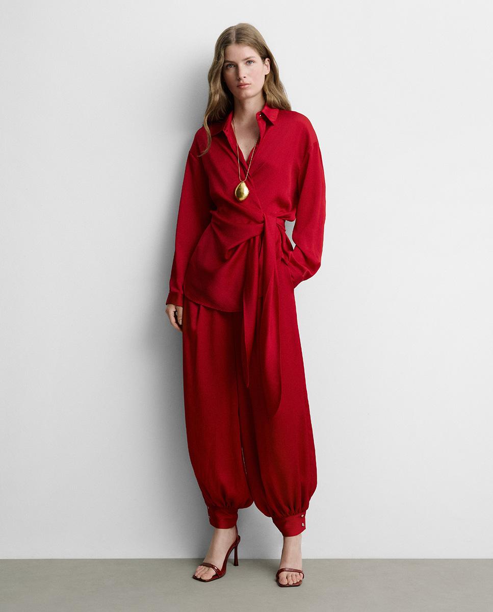 Imagen 0 de Blusa de mujer fluida lazada Rojo