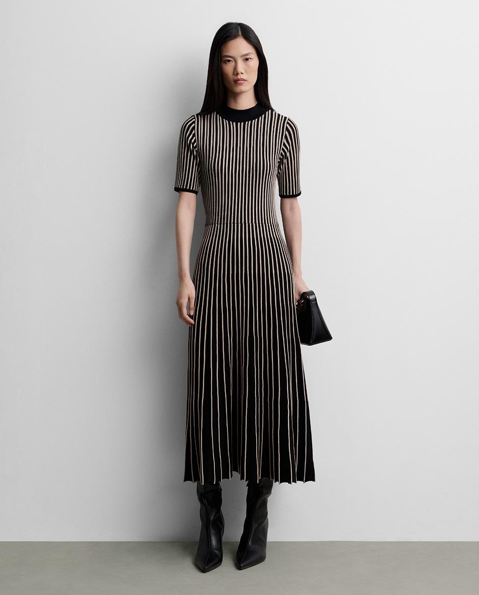Imagen 0 de Vestido midi punto bicolor sin mangas de cuello perkins Negro