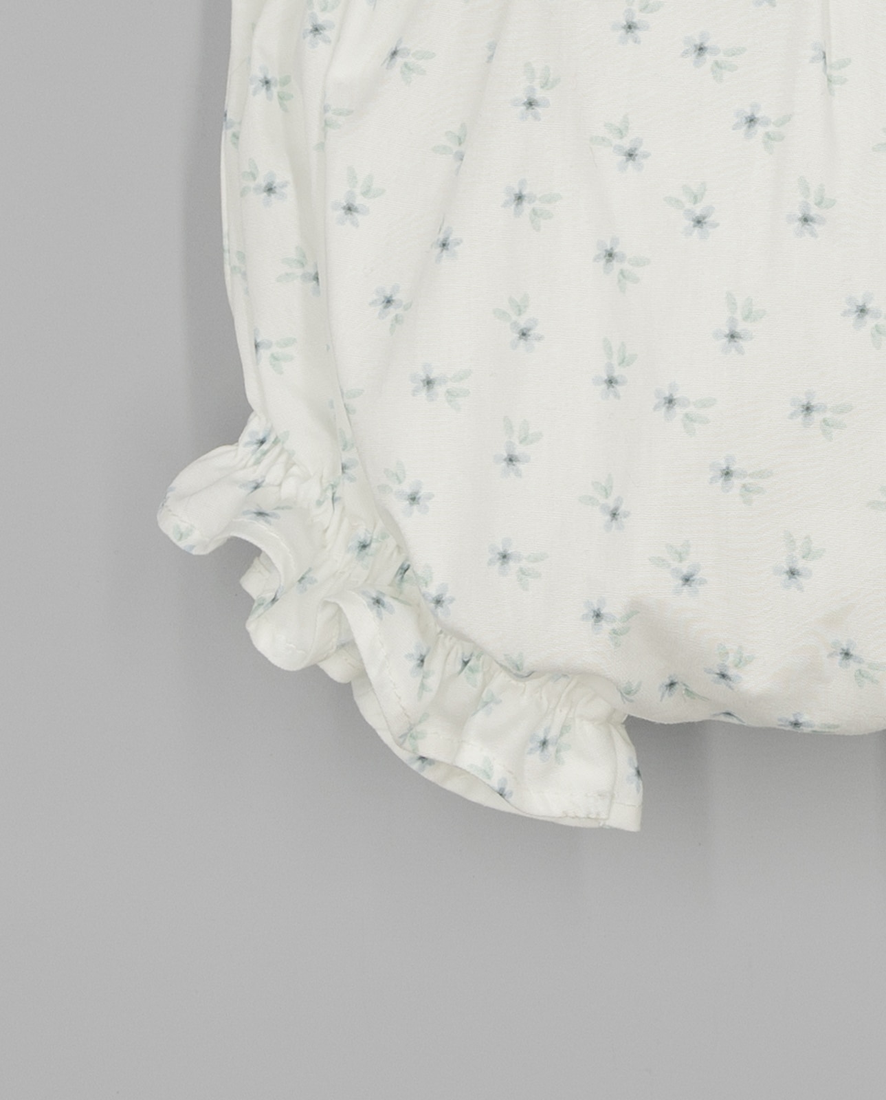 Ranita de bebé con estampado floral y cintura elástica - Fina Ejerique - Blanco Blanco-2